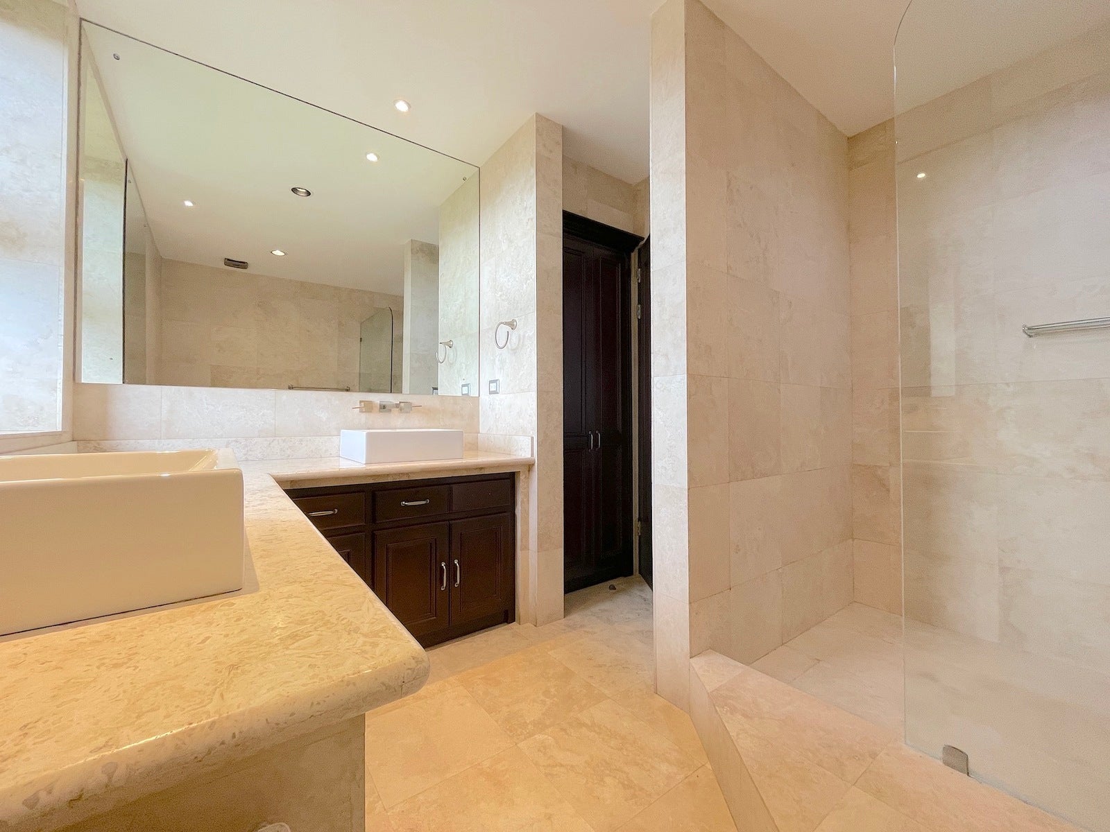 Investment Acropolis Never Ending View Condo — photo 19 of 19