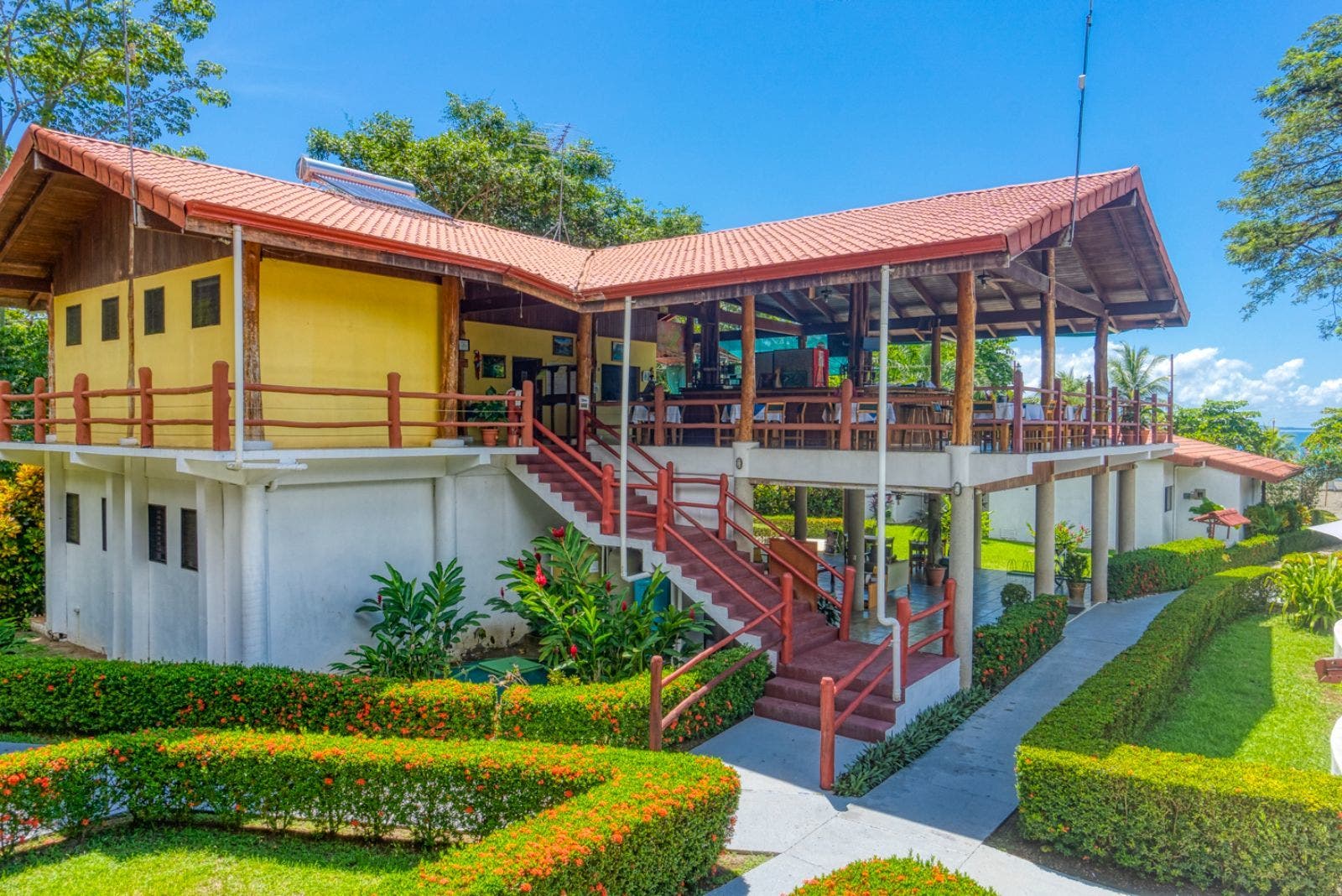 Sustainable Ocean Front Beach Resort — photo 8 of 19