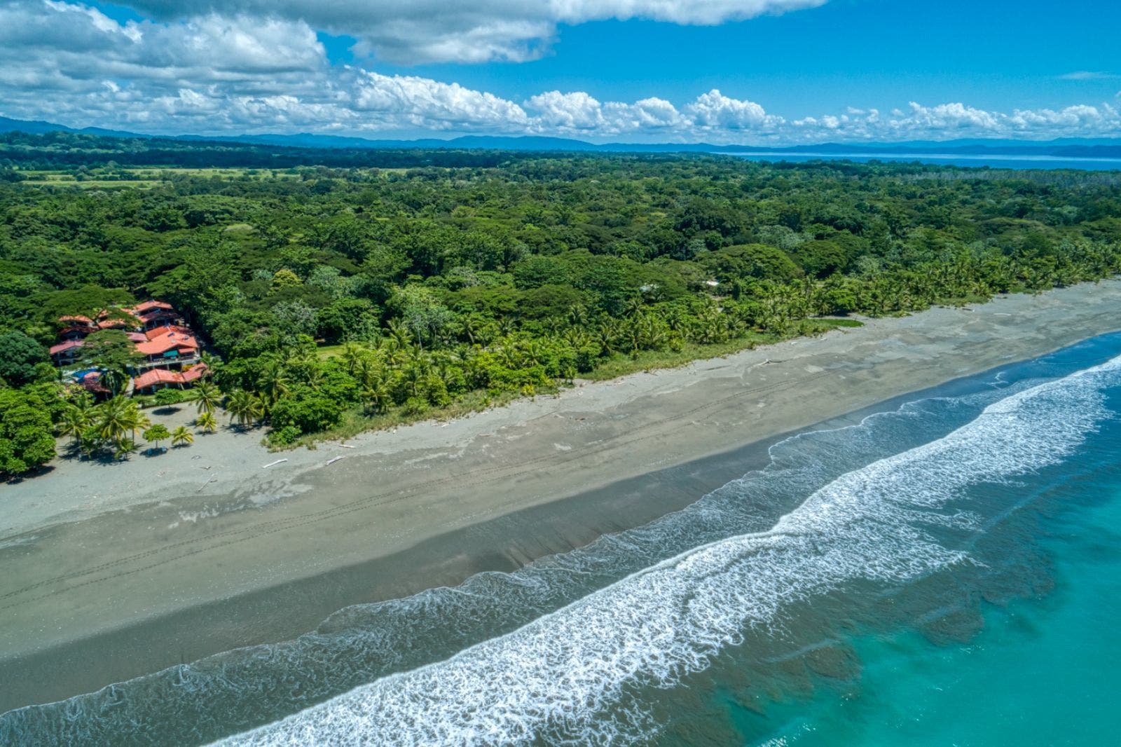 Sustainable Ocean Front Beach Resort — photo 2 of 19