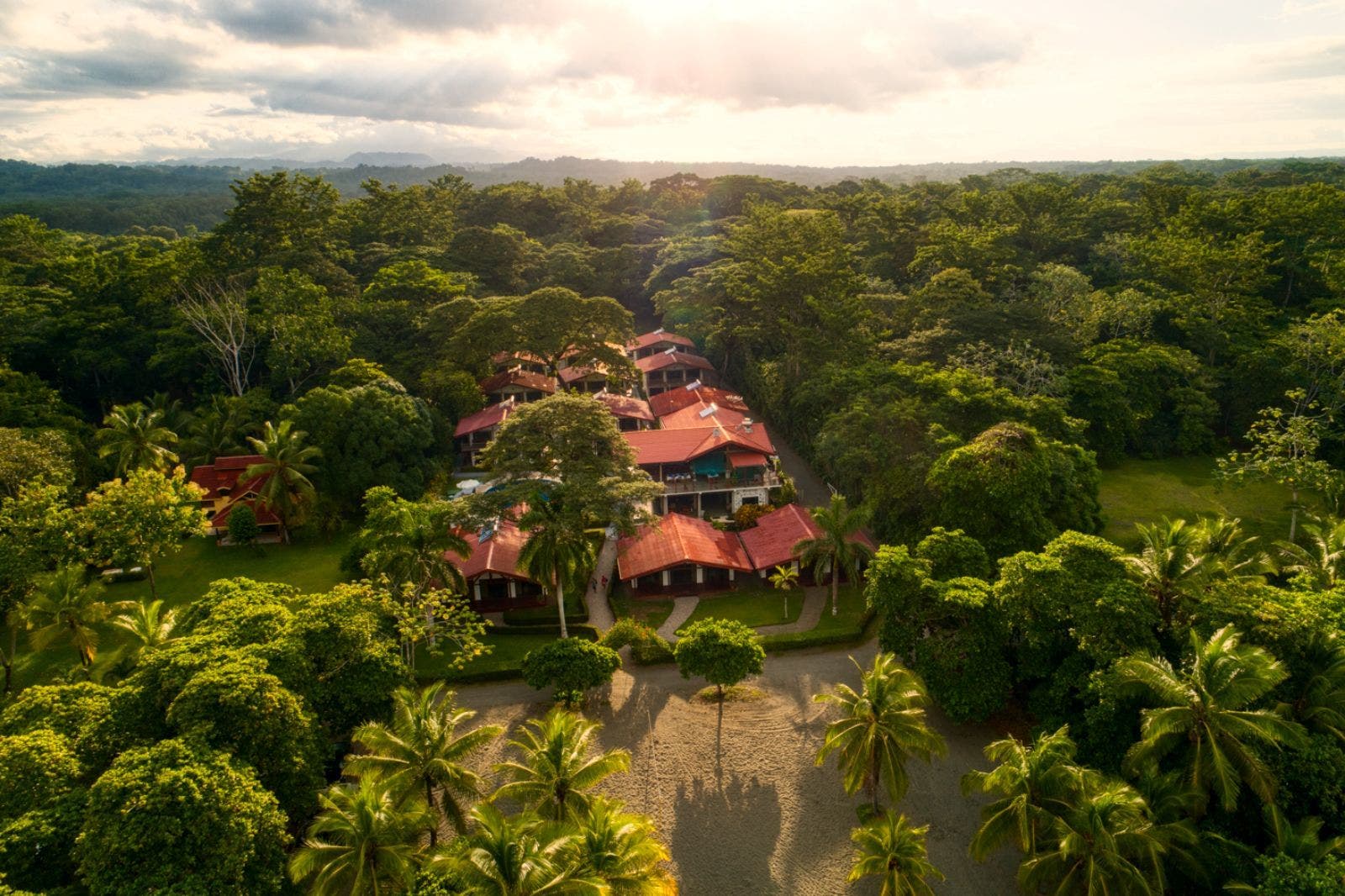 Sustainable Ocean Front Beach Resort — photo 5 of 19