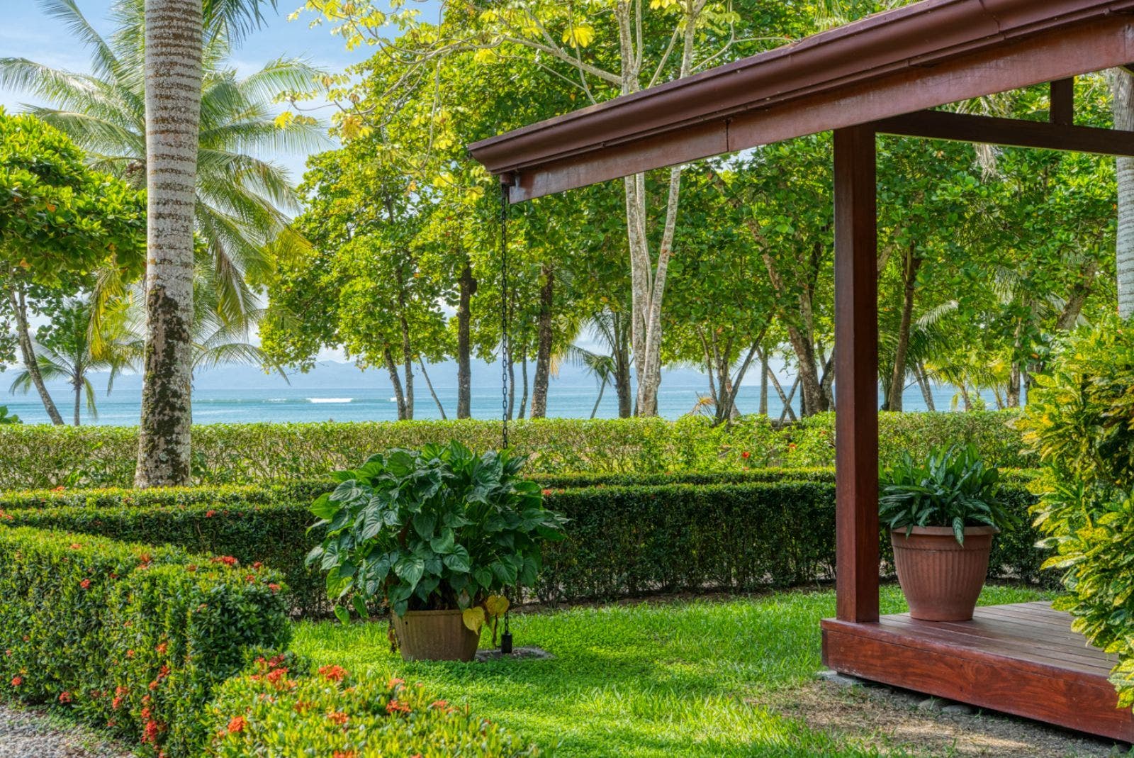 Sustainable Ocean Front Beach Resort — photo 15 of 19