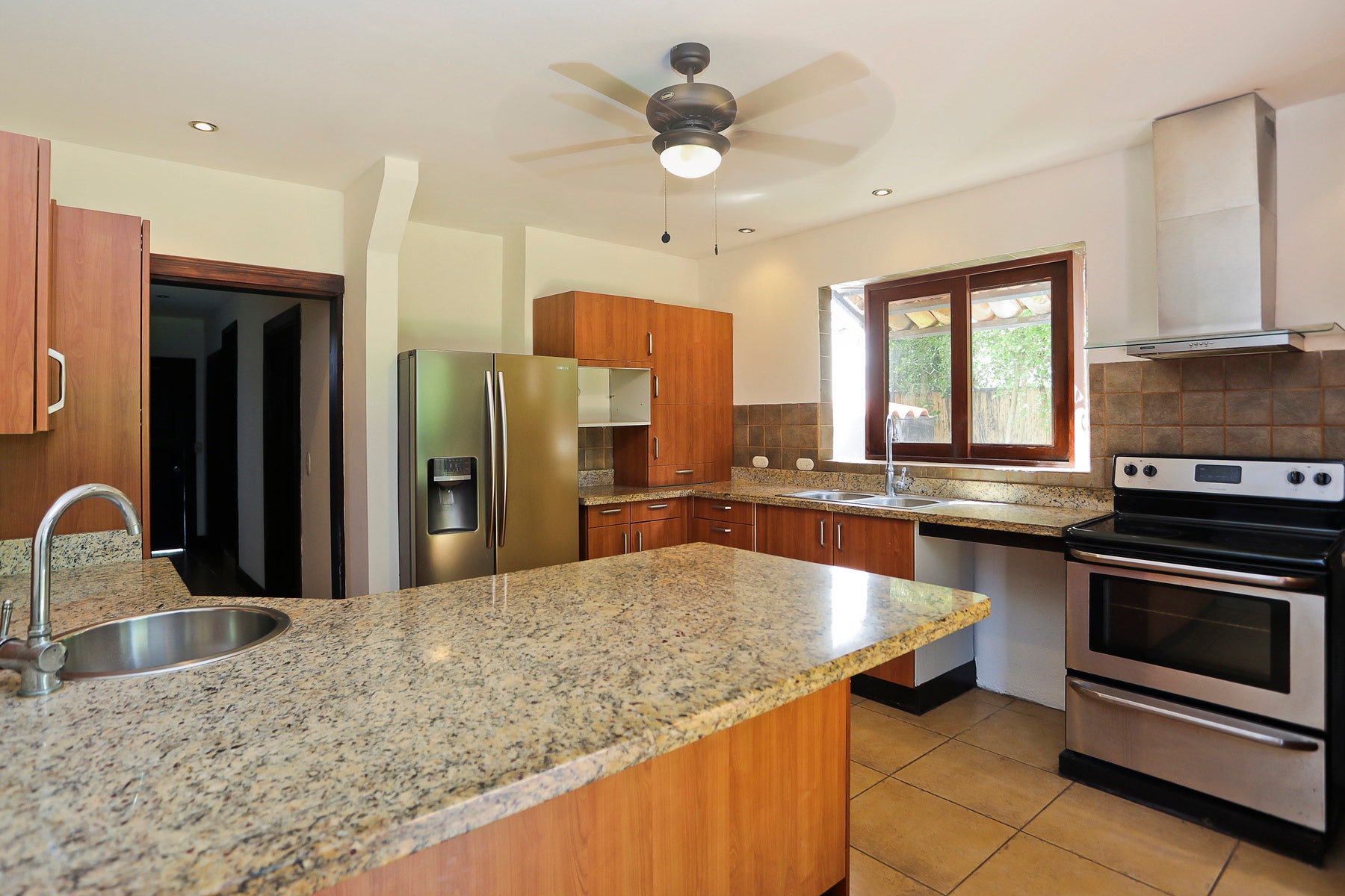 Casablanca Hacienda Lindora Residence — photo 7 of 17