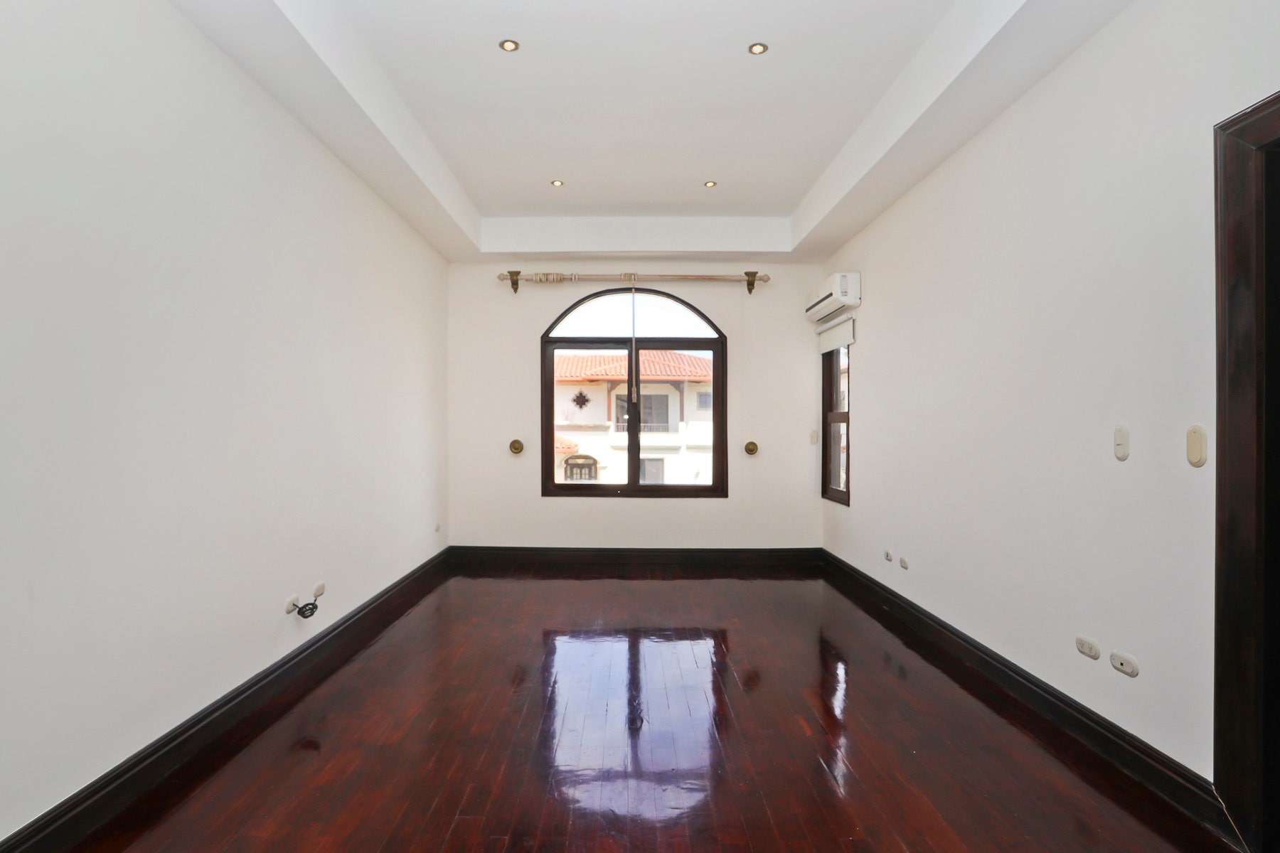 Casablanca Hacienda Lindora Residence — photo 11 of 17