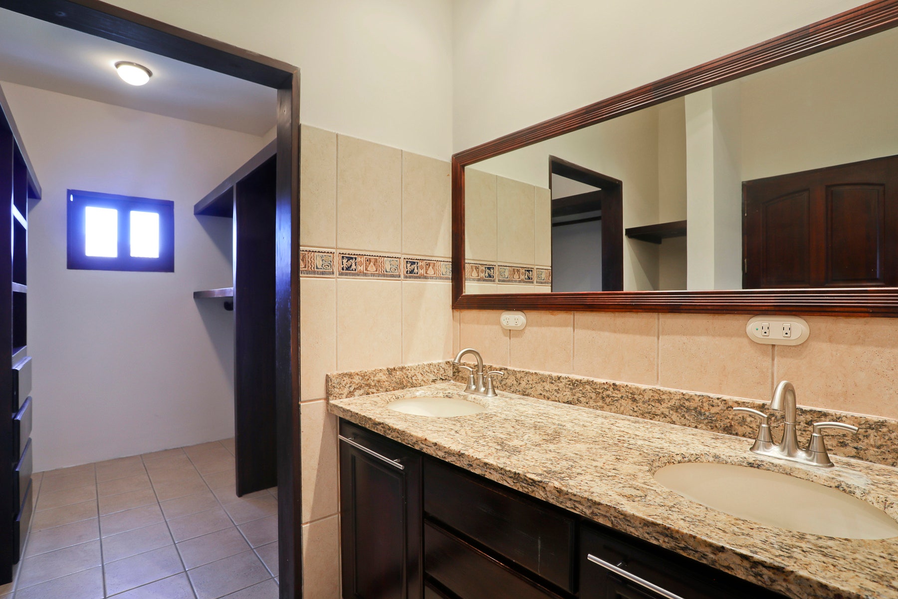 Casablanca Hacienda Lindora Residence — photo 12 of 17