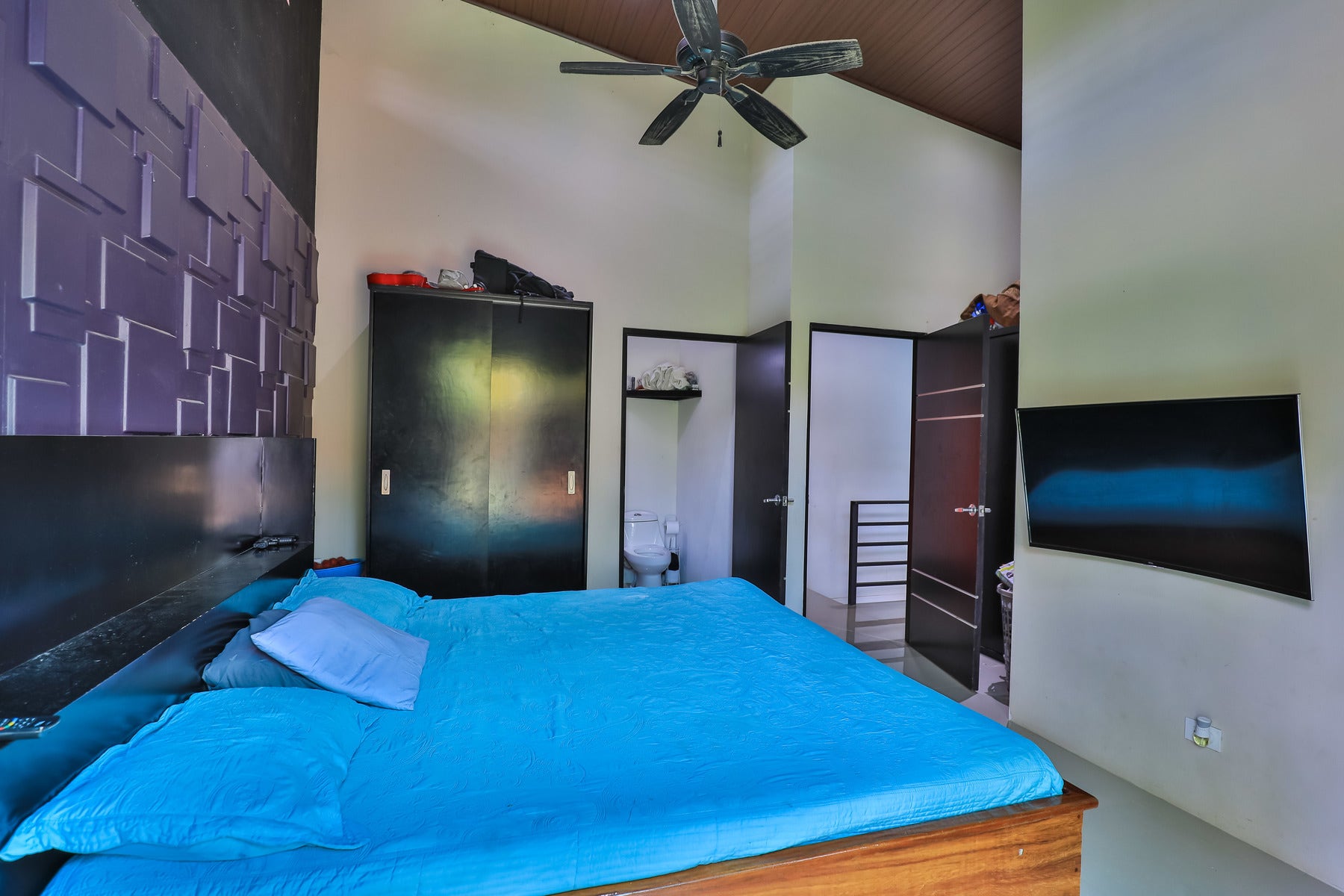 Unique Nine Unit Income Producing Hotel — photo 10 of 19