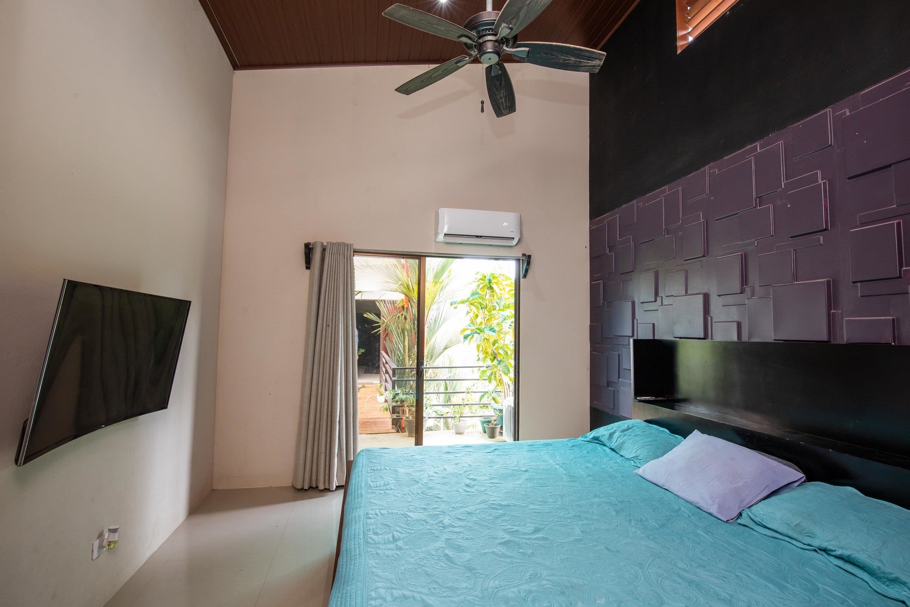 Unique Nine Unit Income Producing Hotel — photo 12 of 19