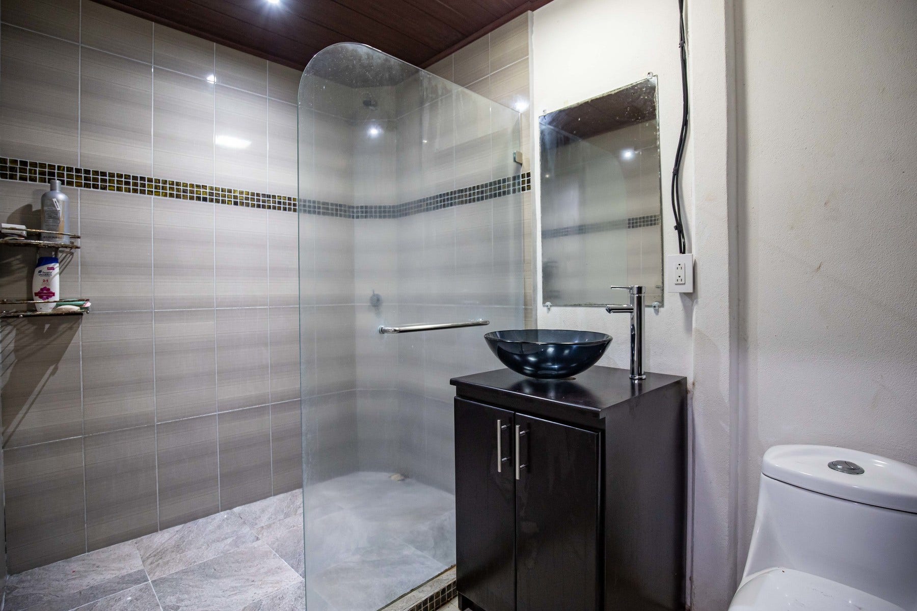Unique Nine Unit Income Producing Hotel — photo 11 of 19