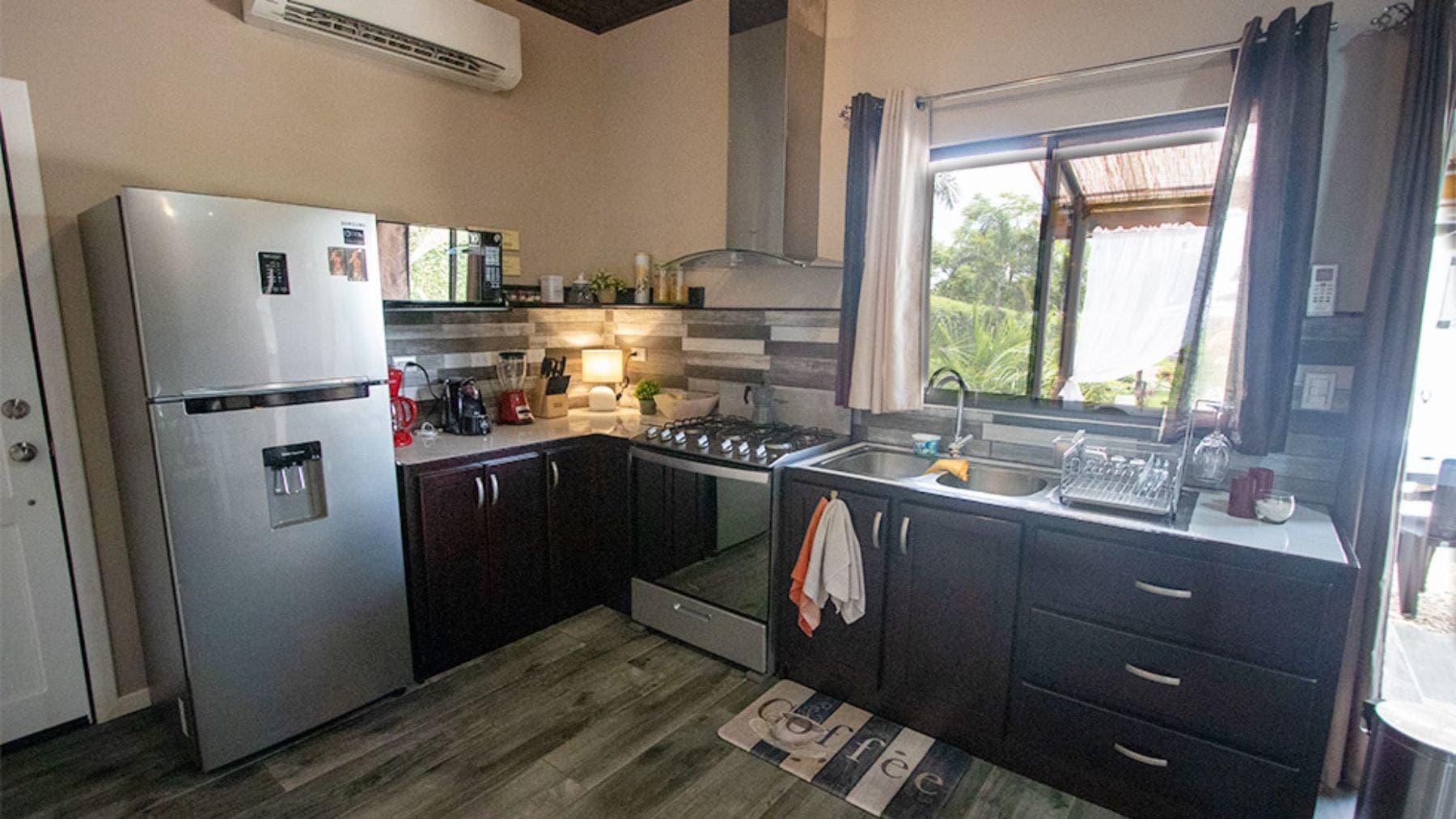 Downtown Uvita Home with Rental Apartments — photo 13 of 19