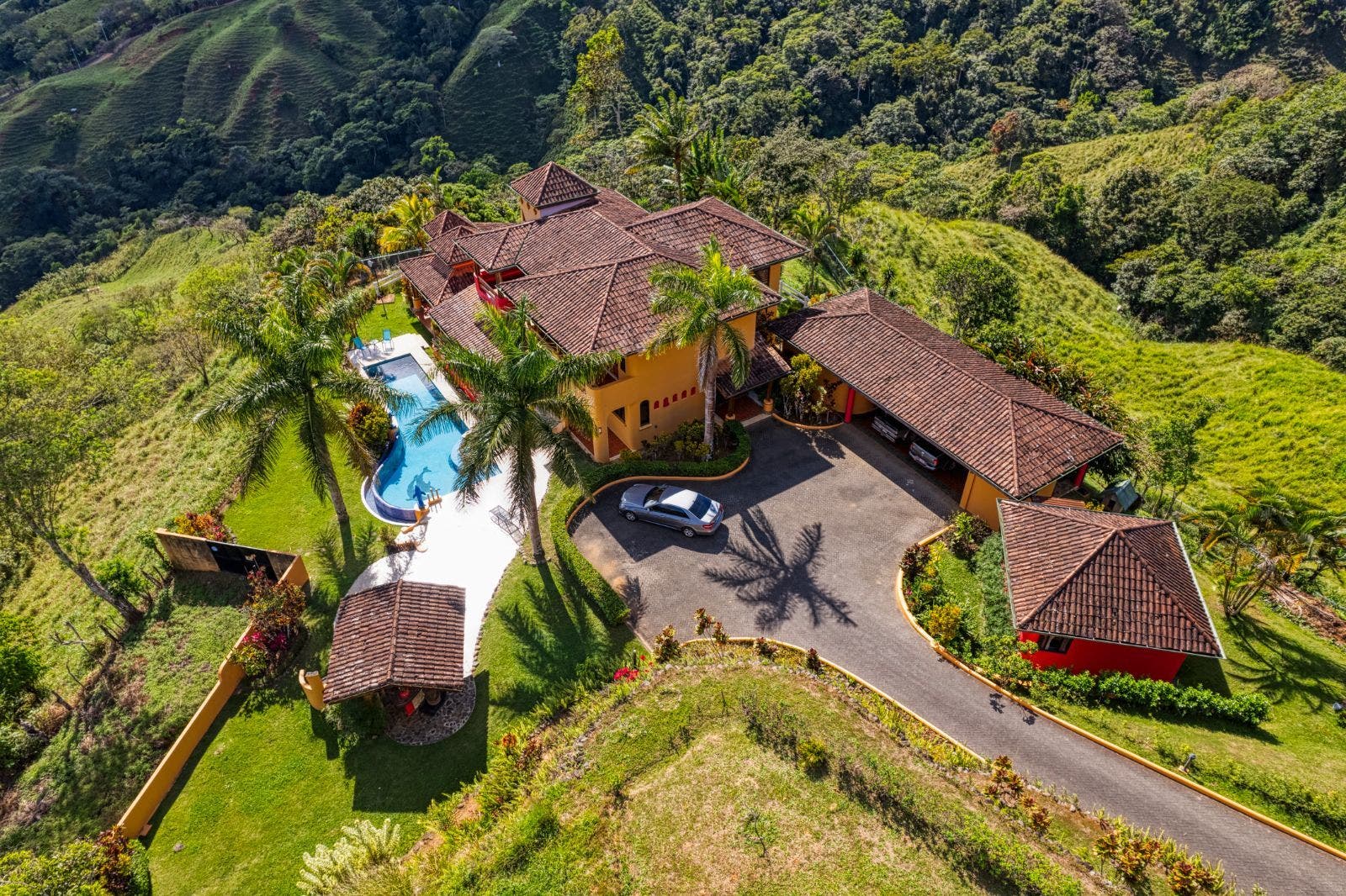 Luxury Estate Home in Beautiful Perez Zeledon, San Isidro del General, Perez Zeledon, Perez Zeledon, Osa, San Jose, Costa Rica 60504 — photo 2 of 5