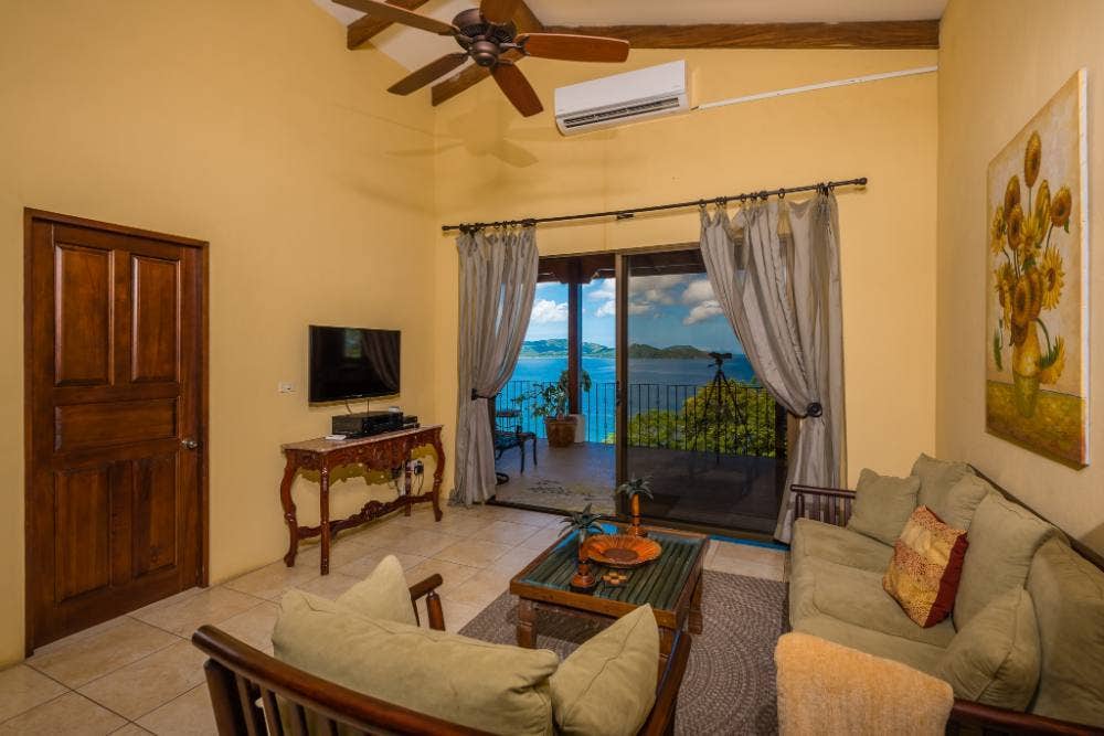 Ocean View Luxury Home in Flamingo — photo 15 of 19