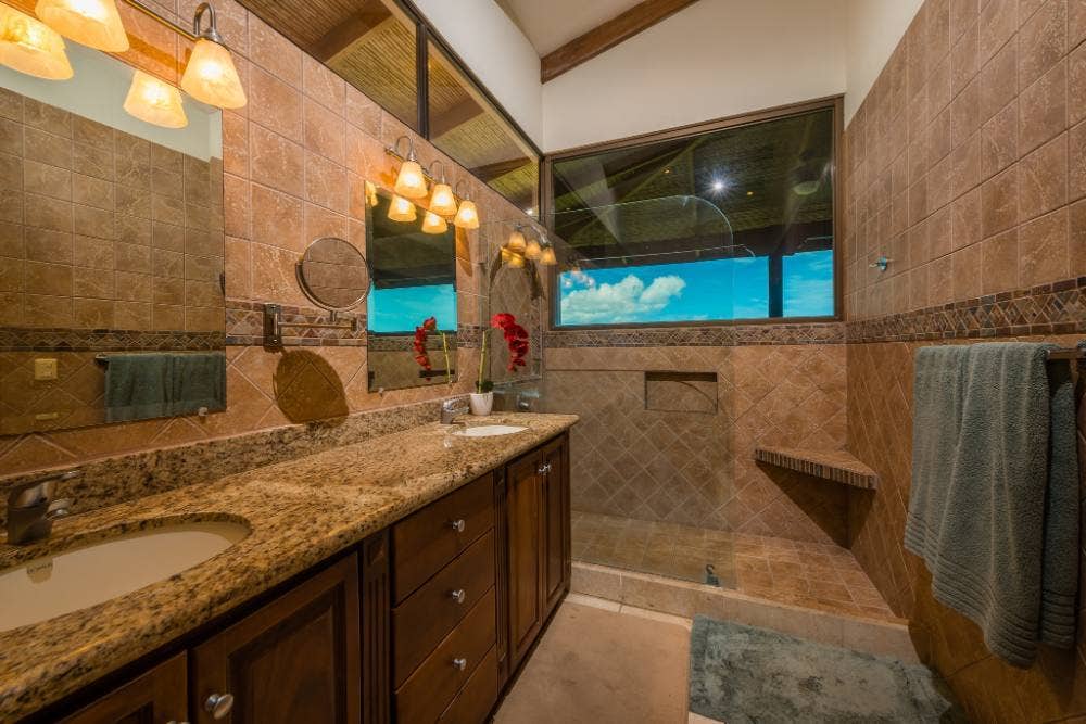 Ocean View Luxury Home in Flamingo — photo 17 of 19