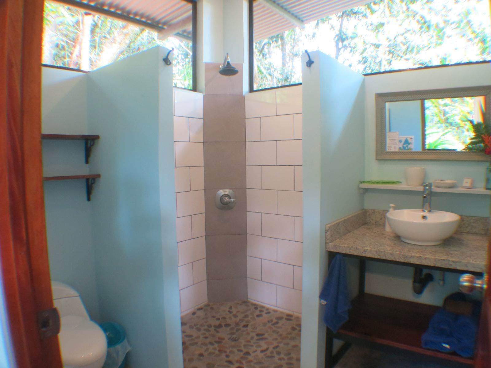 Multiple Homes in Tropical Mountain Community of Lagunas — photo 8 of 19