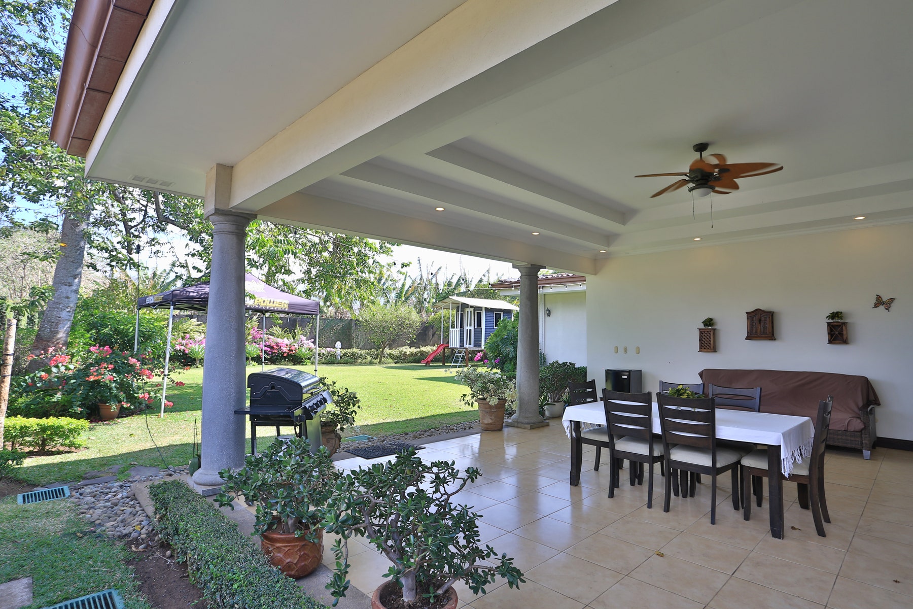 La Canada One Level Residence. — photo 9 of 18