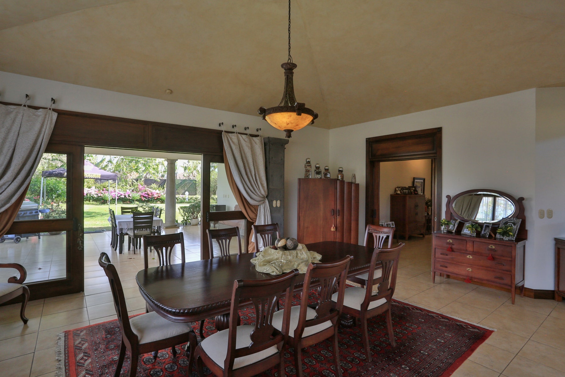 La Canada One Level Residence. — photo 7 of 18