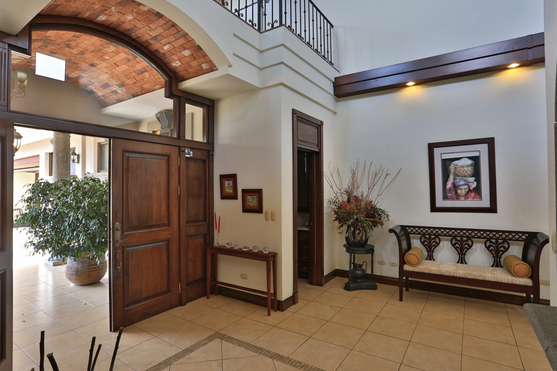 La Canada One Level Residence. — photo 4 of 18