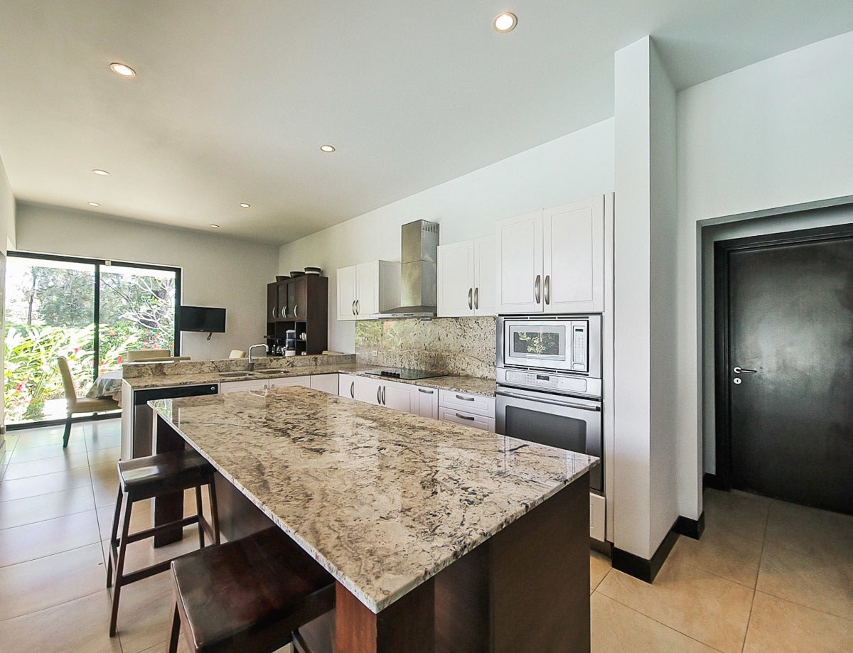Los Reyes Modern Villa — photo 5 of 19