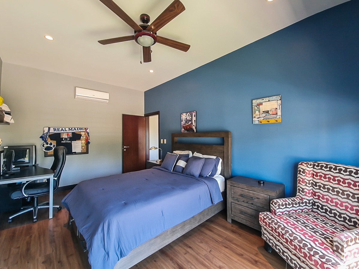Los Reyes Modern Villa — photo 16 of 19