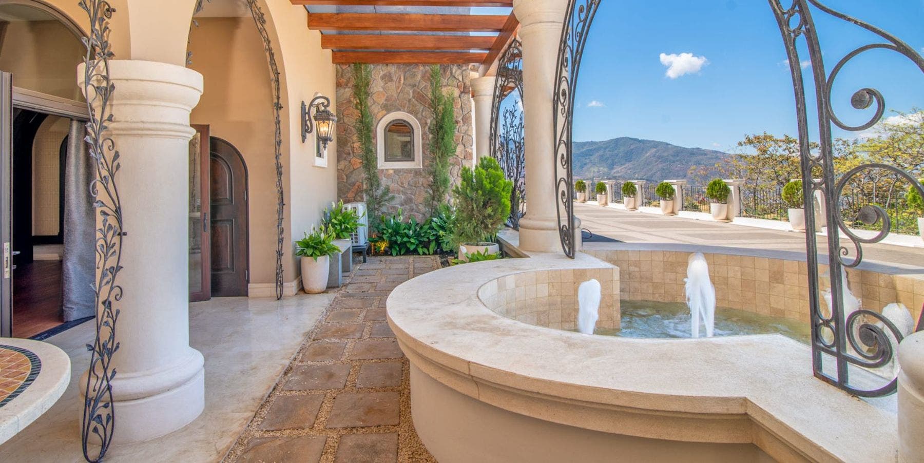 The Villa Real — photo 10 of 19