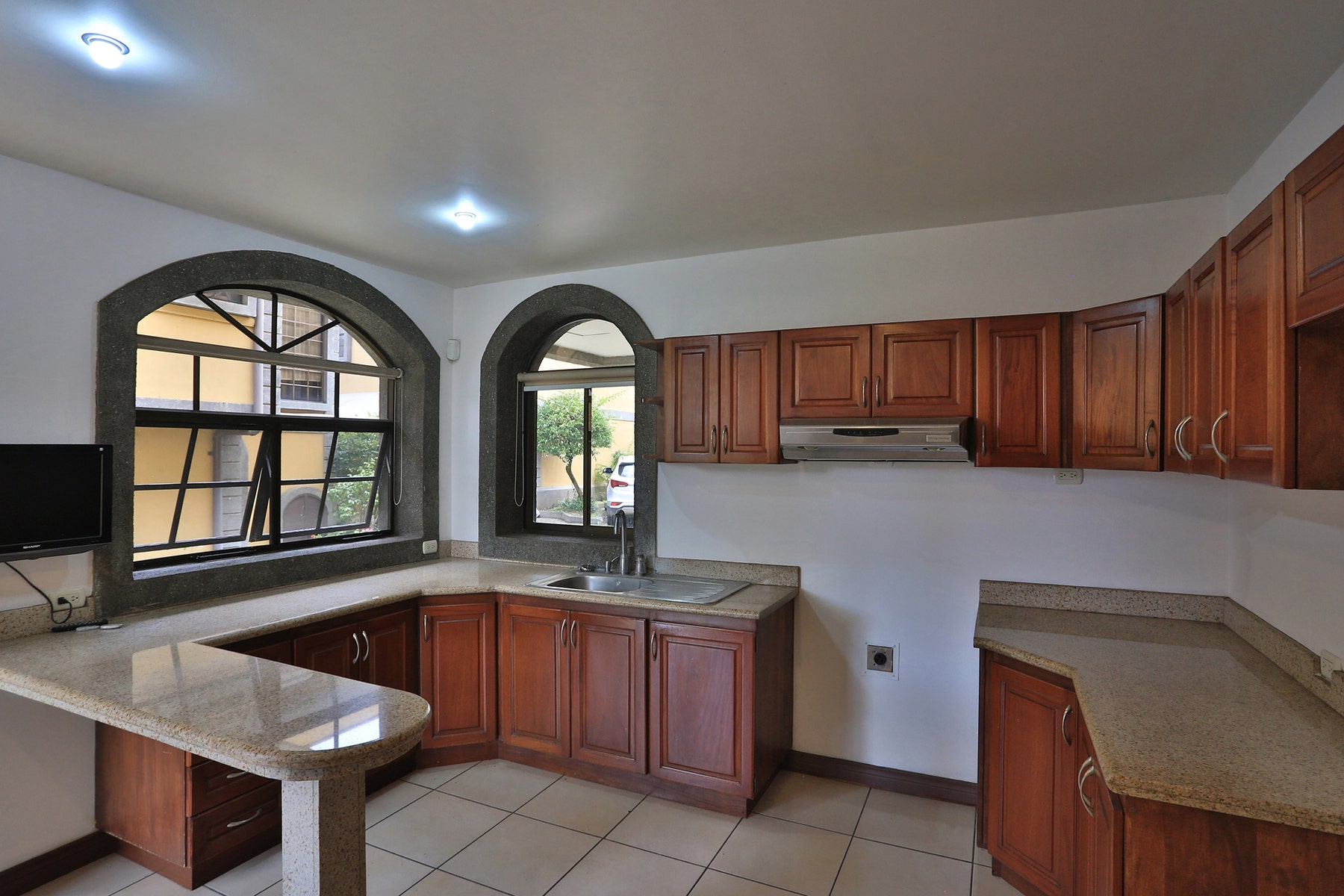 Condominio Real Cariari three bedroom townhome — photo 3 of 13