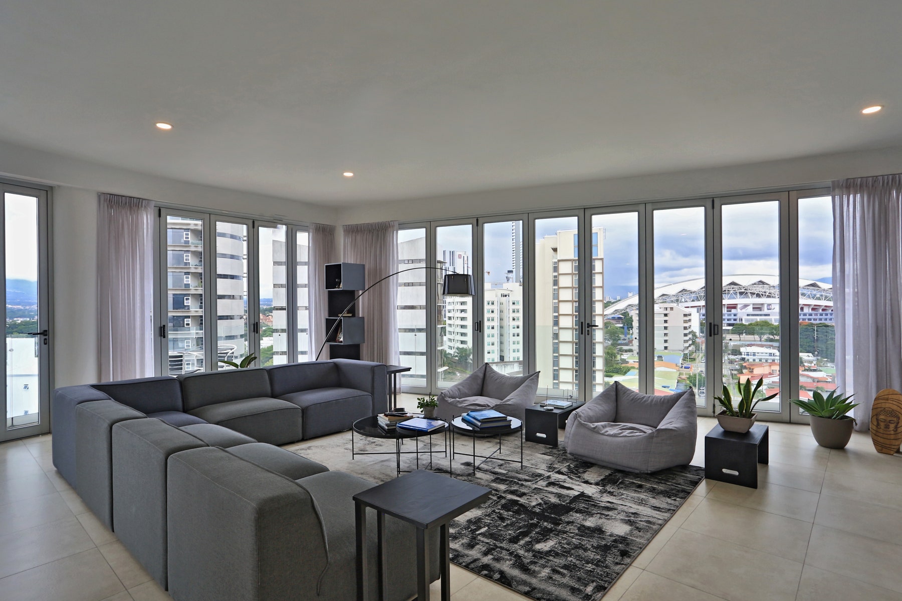 Via 74 Panoramic Penthouse — photo 2 of 13