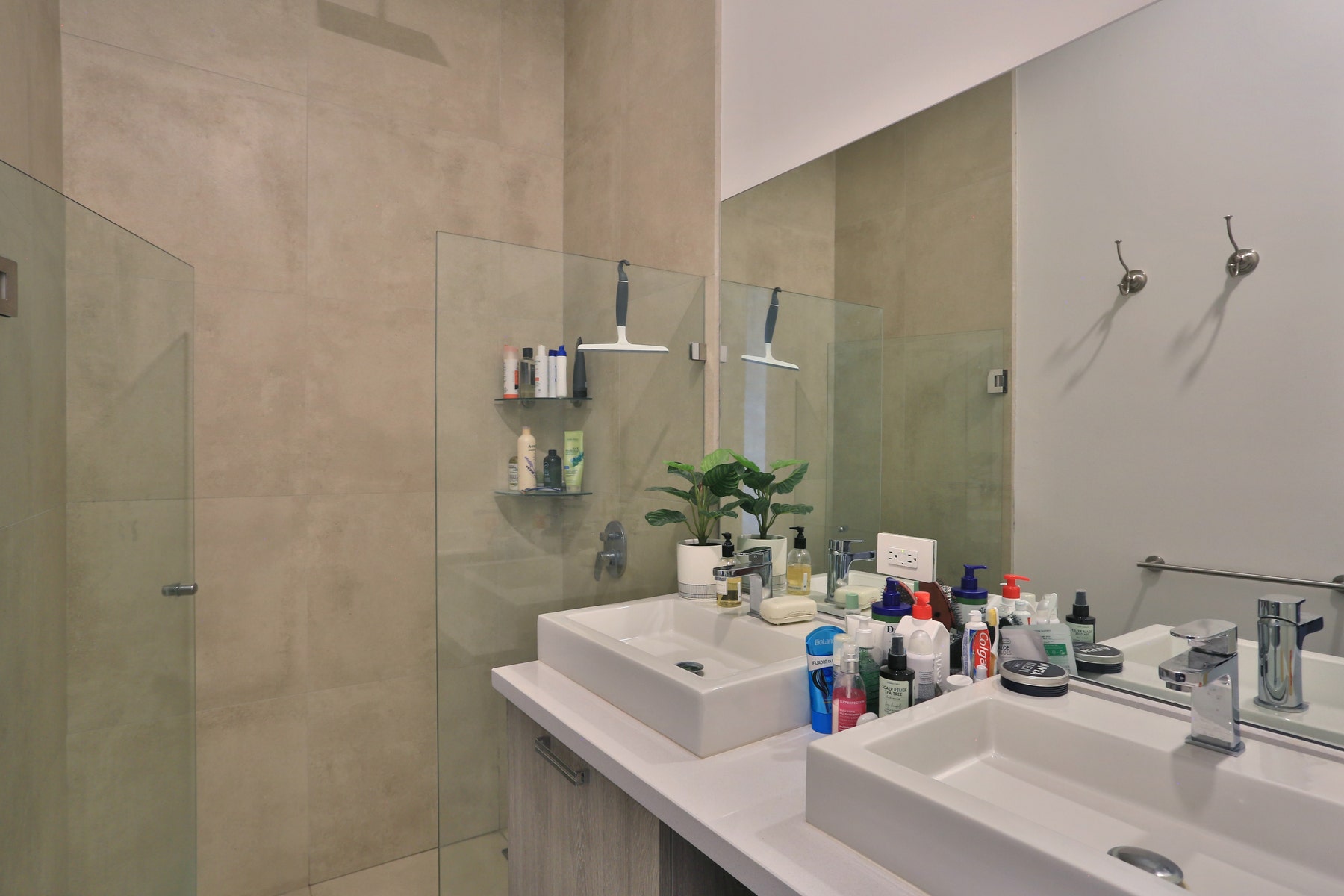 Via 74 Panoramic Penthouse — photo 10 of 13