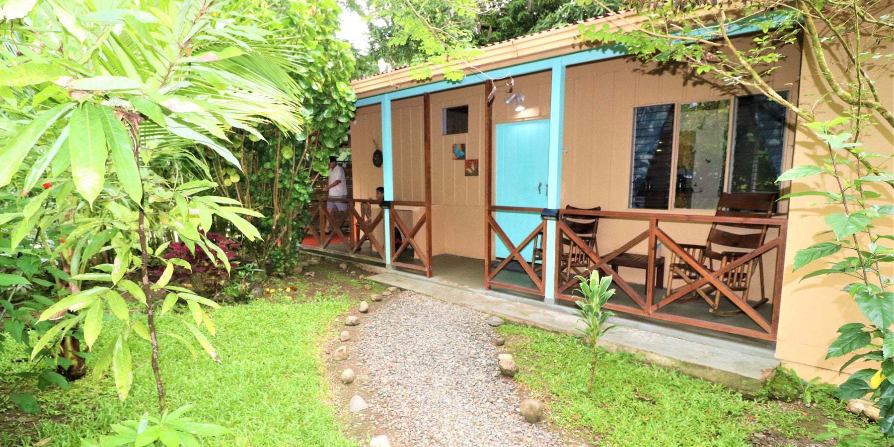 Riverfront jungle hotel centrally located Ojochal — foto 2 de 19