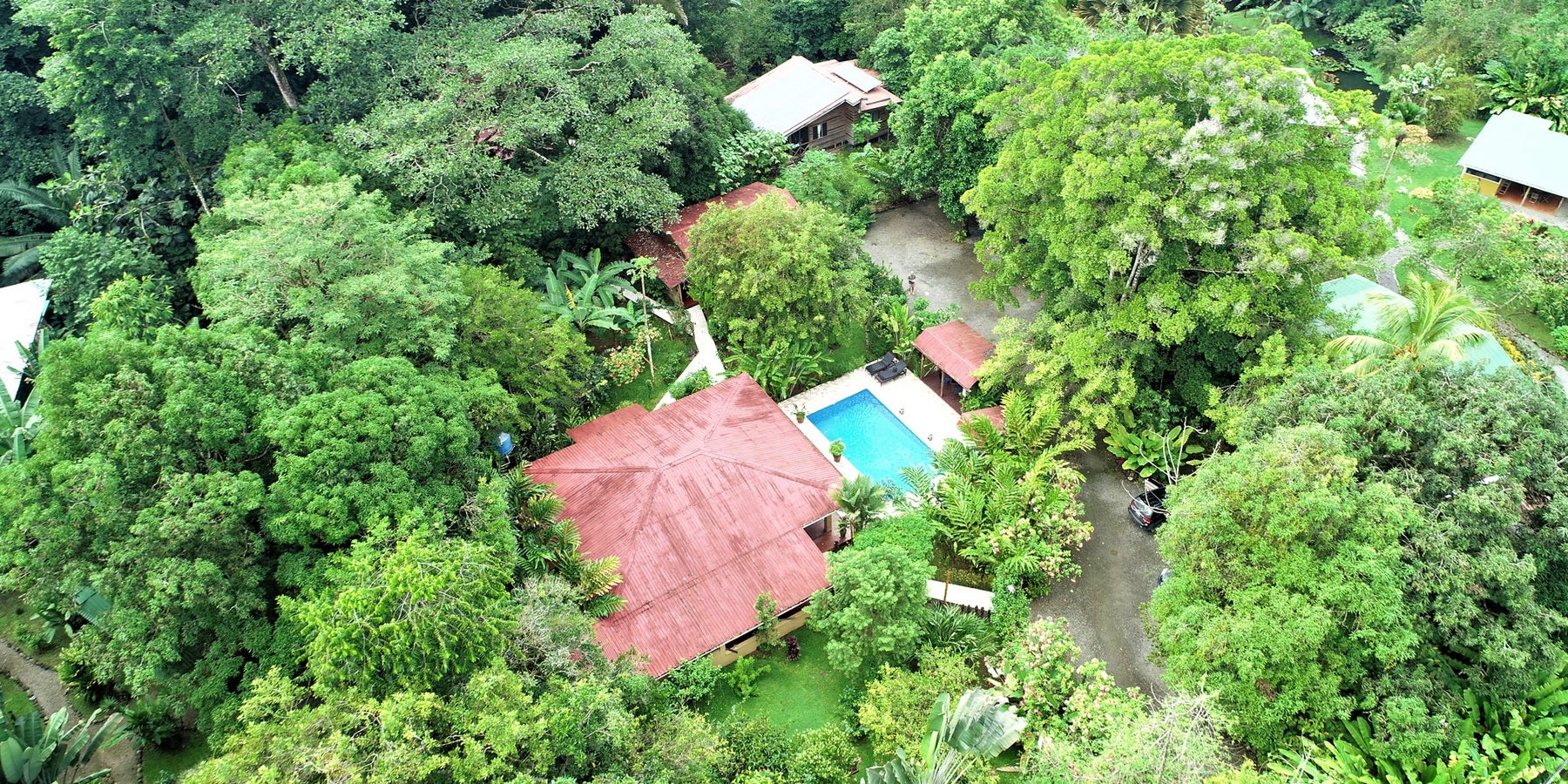 Riverfront jungle hotel centrally located Ojochal — foto 18 de 19