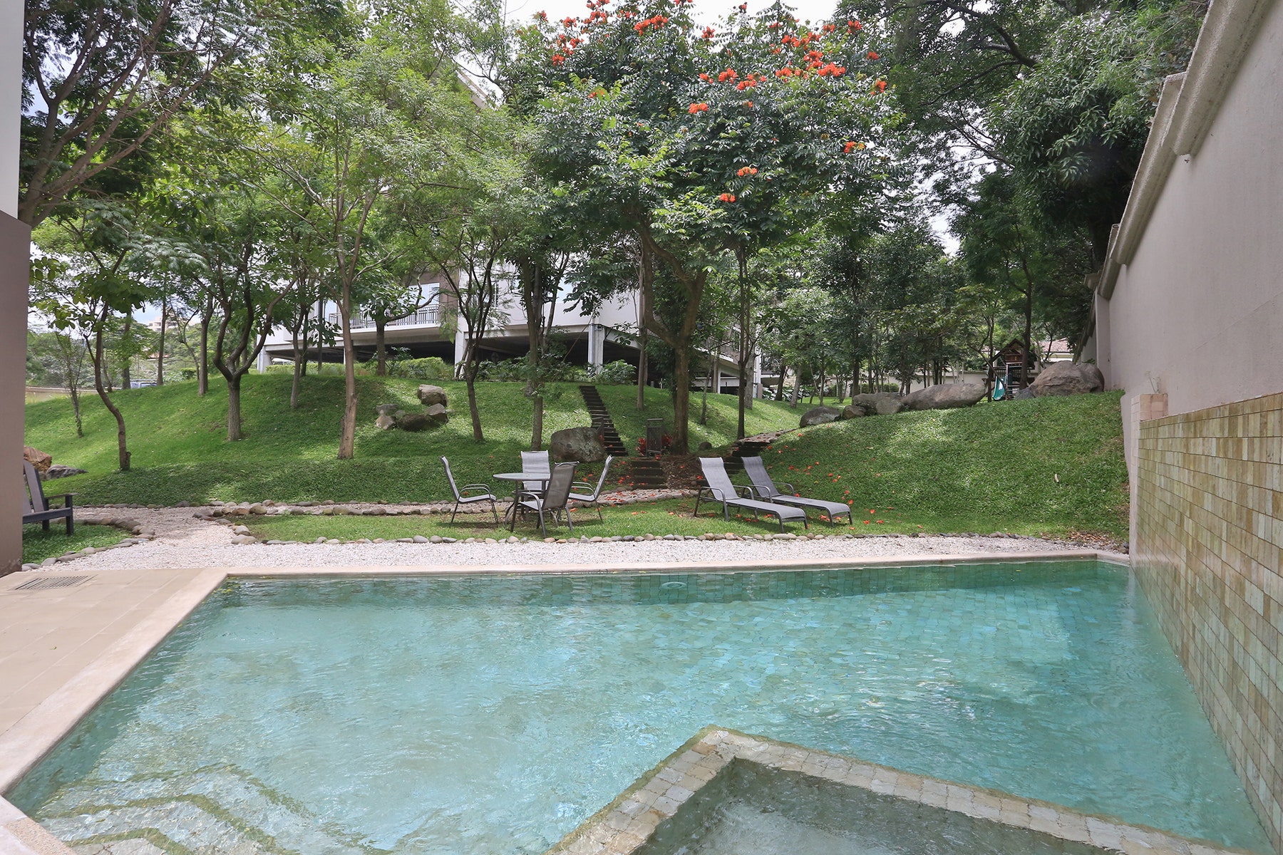 Viva Residences Two Bedroom Condo — foto 13 de 16