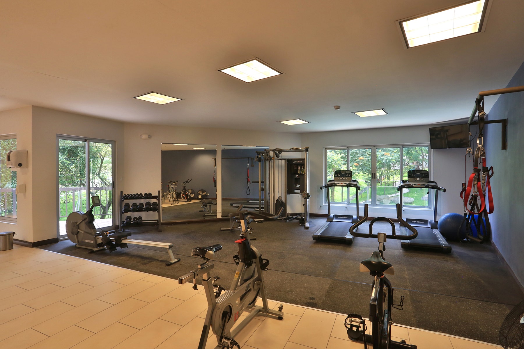 Viva Residences Two Bedroom Condo — foto 16 de 16