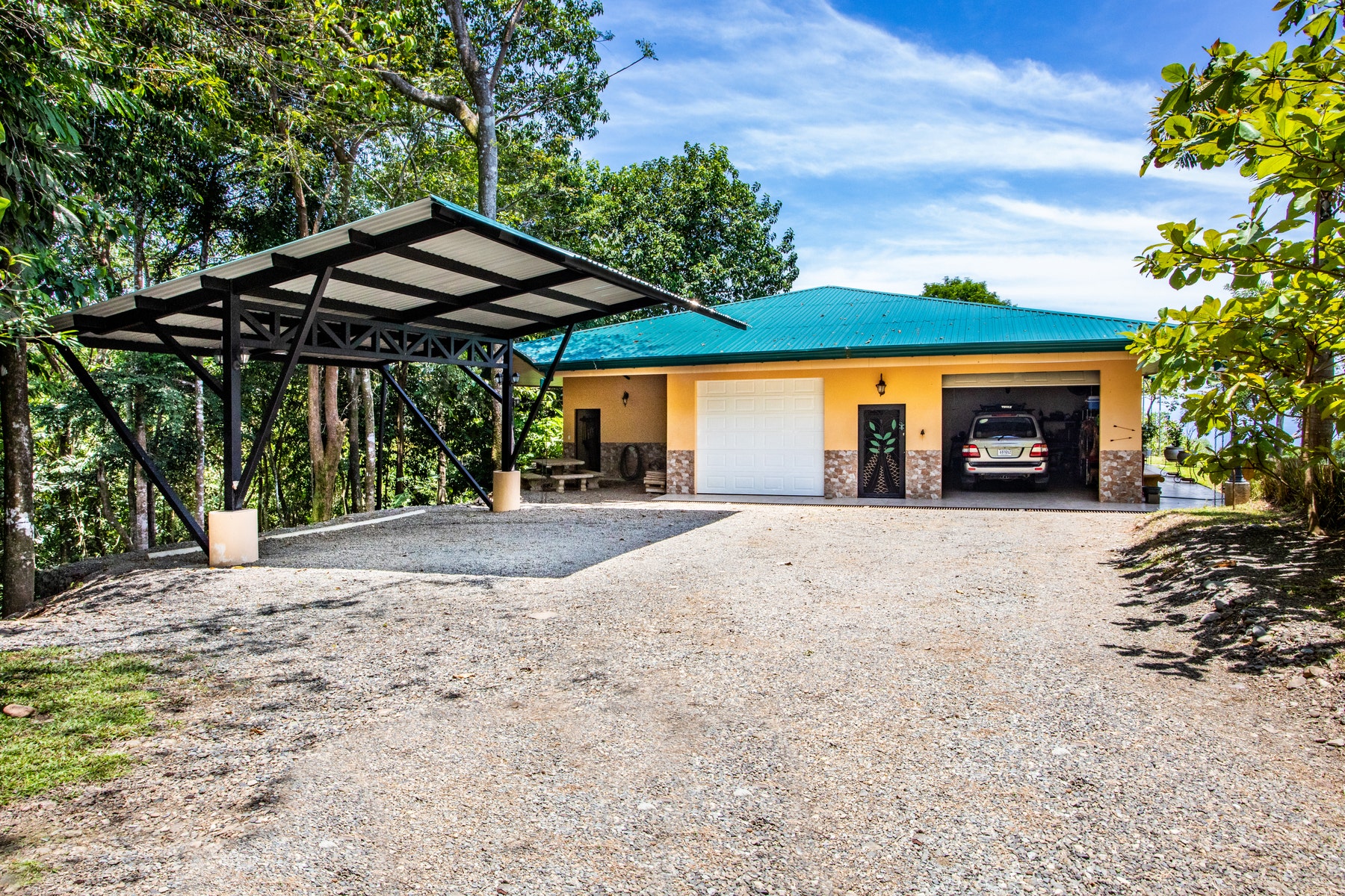 210 acre mountain top rain forest ranch Rancho Rico — photo 16 of 19