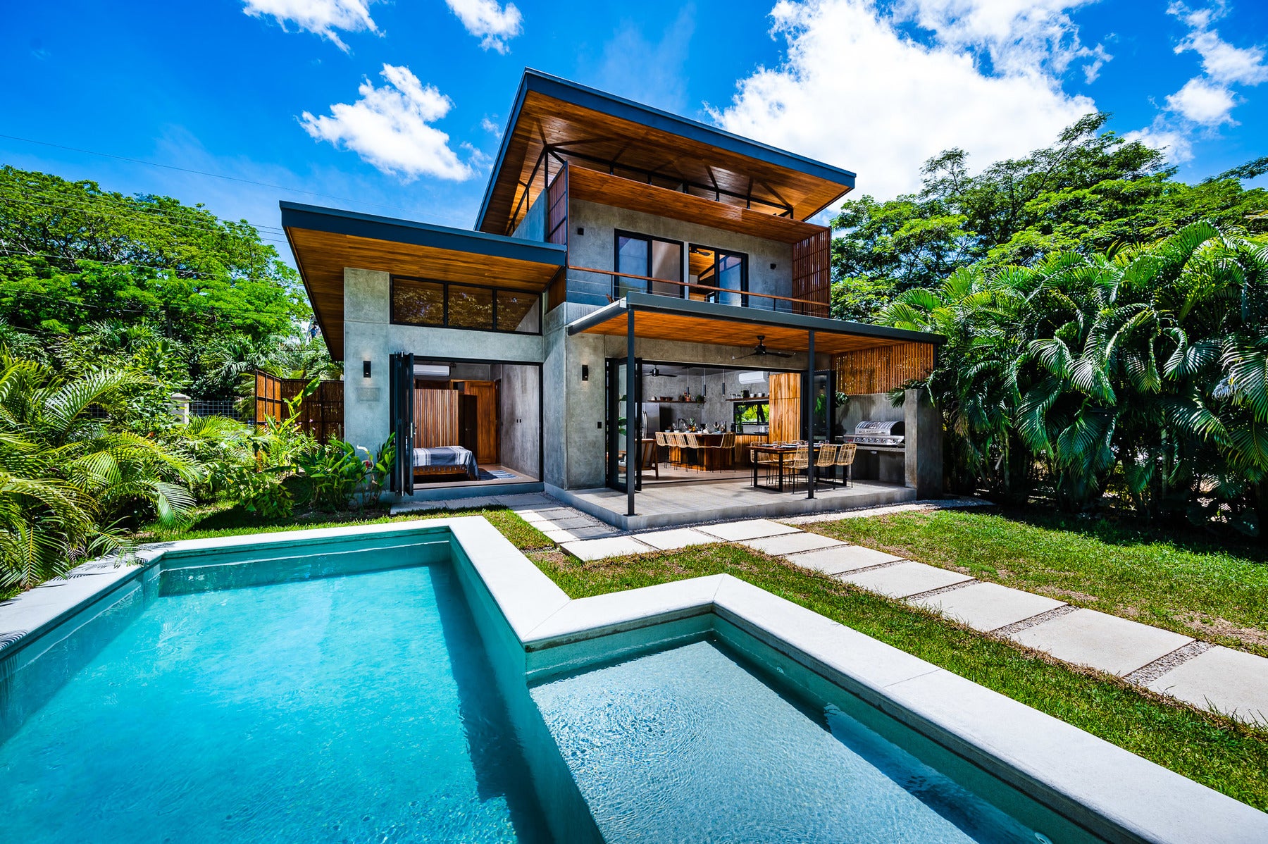 18 Best Countries for Luxury Real Estate Investment 2026: Prices, ROI & Golden Visa 62 Image