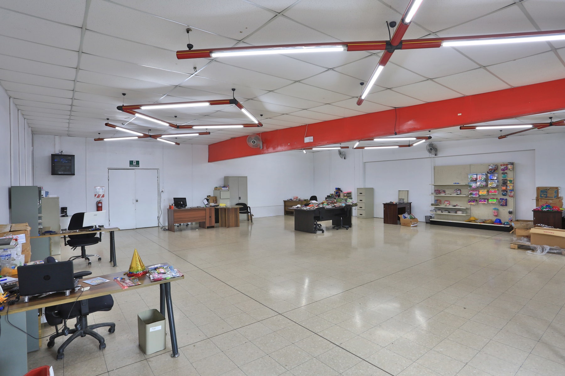 Warehouse for Business Expansion in Guadalupe — photo 9 of 19