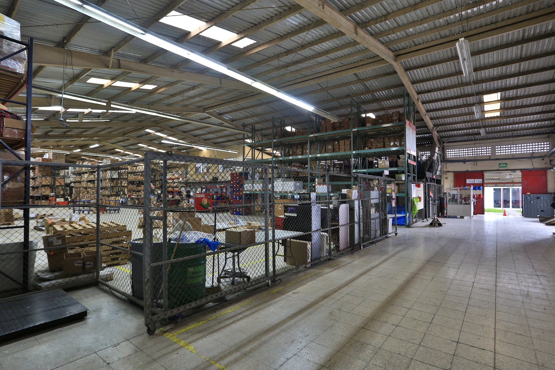 Warehouse for Business Expansion in Guadalupe — photo 14 of 19