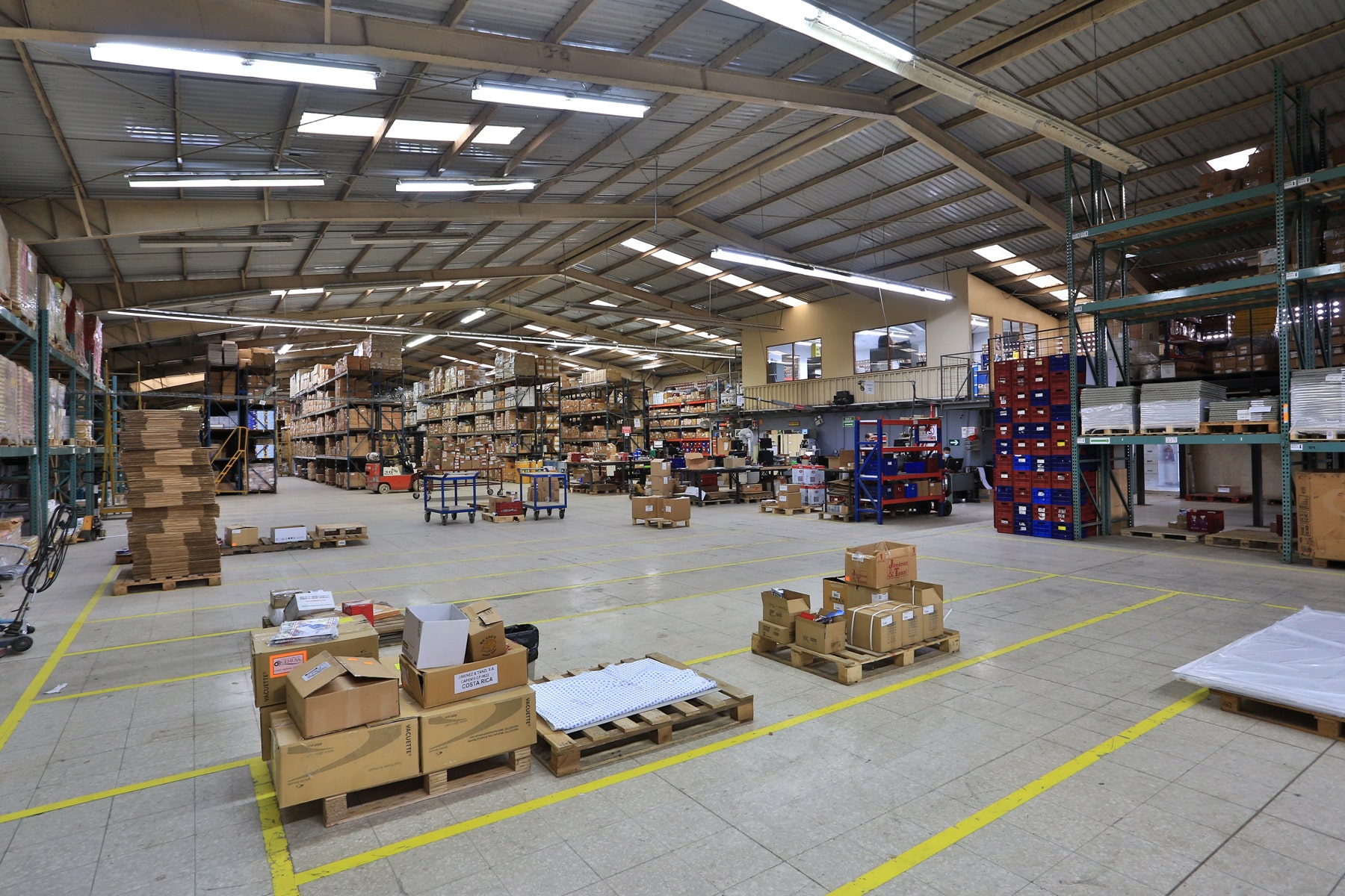 Warehouse for Business Expansion in Guadalupe — photo 15 of 19