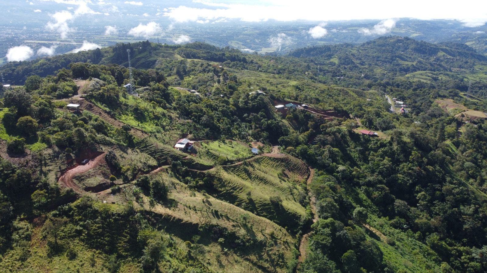 7.8 Acres of Lush Mountain Landscape and Home in Tinamastes — photo 16 of 19
