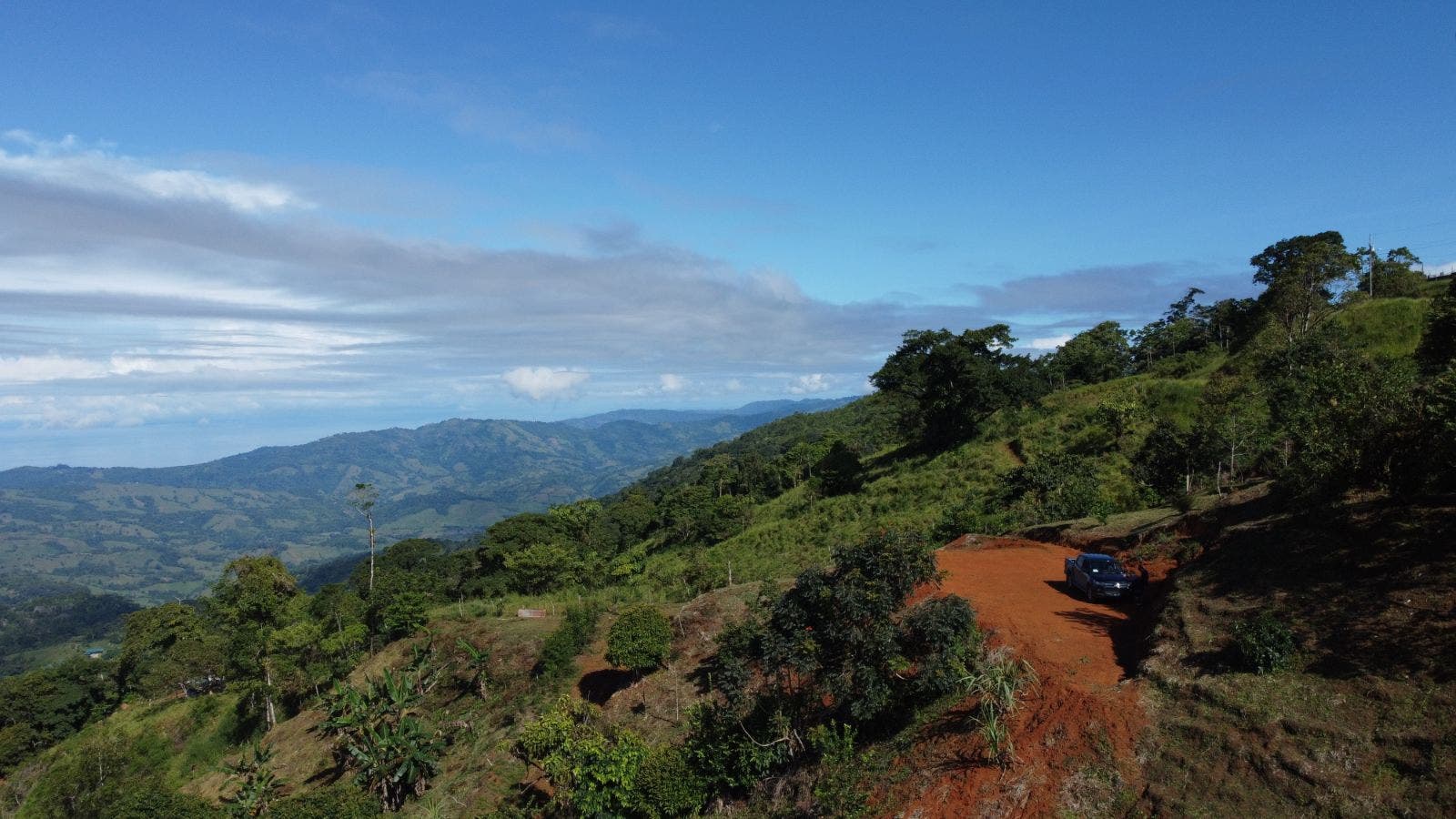 7.8 Acres of Lush Mountain Landscape and Home in Tinamastes — photo 4 of 19