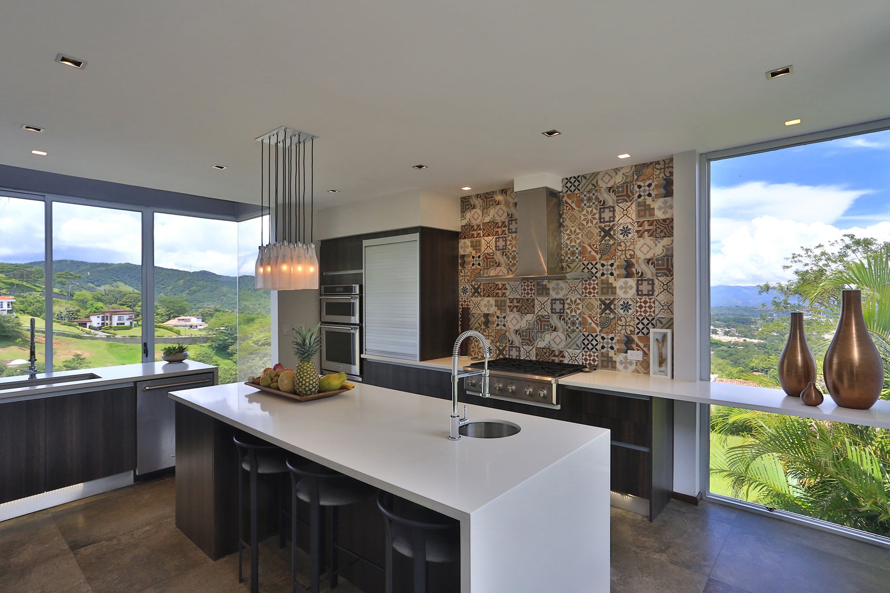 Contemporary Forest View Luxury Home — foto 8 de 19