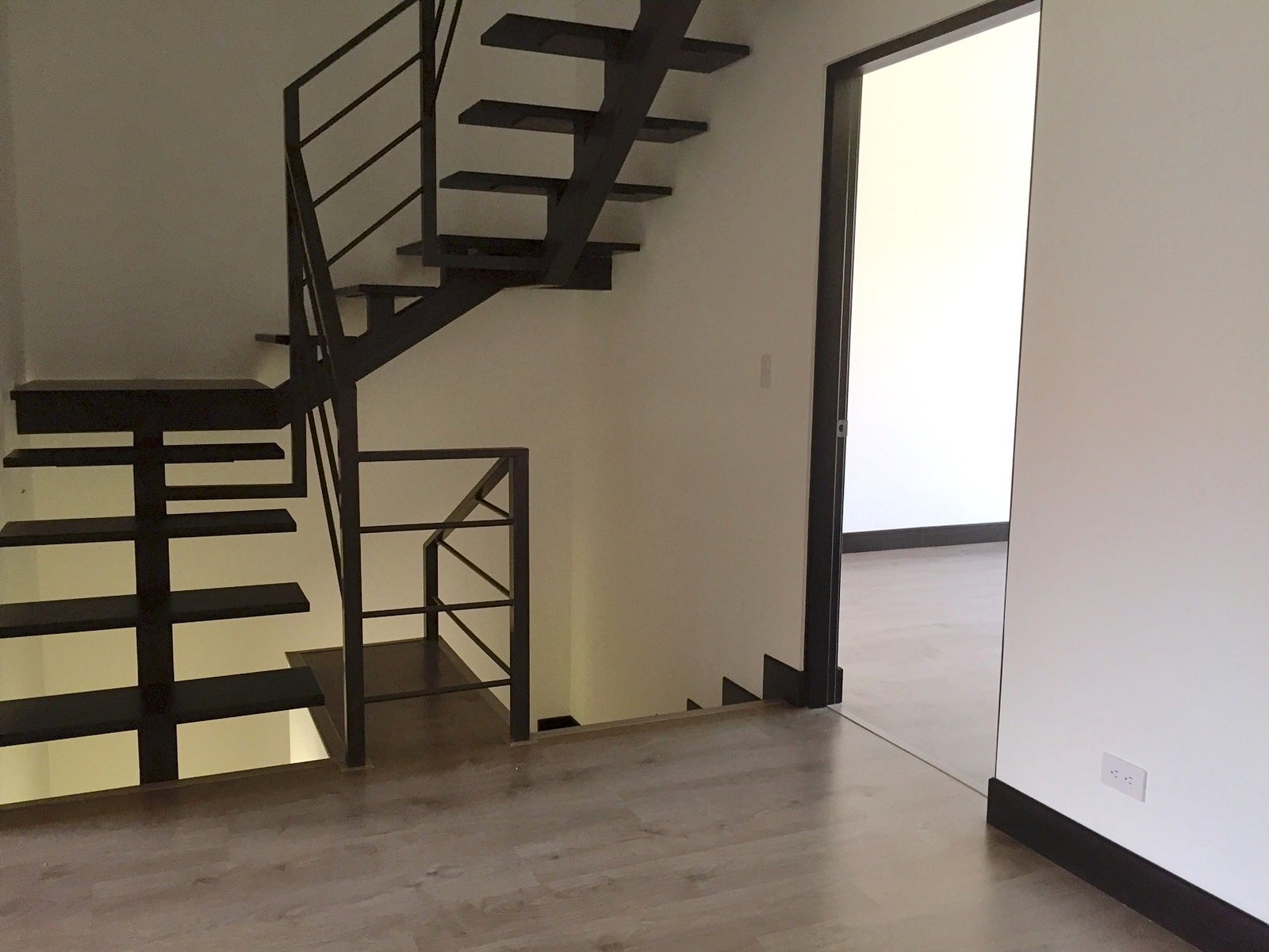 Parques Del Sol Investment Townhouse — photo 6 of 16