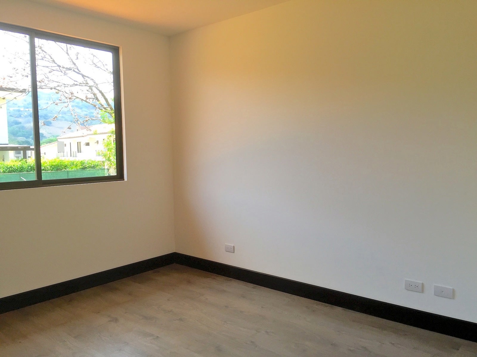 Parques Del Sol Investment Townhouse — photo 7 of 16