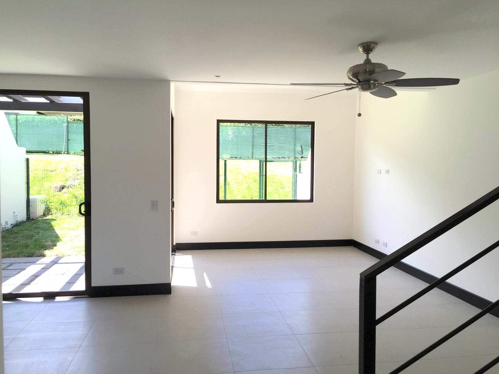 Parques Del Sol Investment Townhouse — photo 2 of 16
