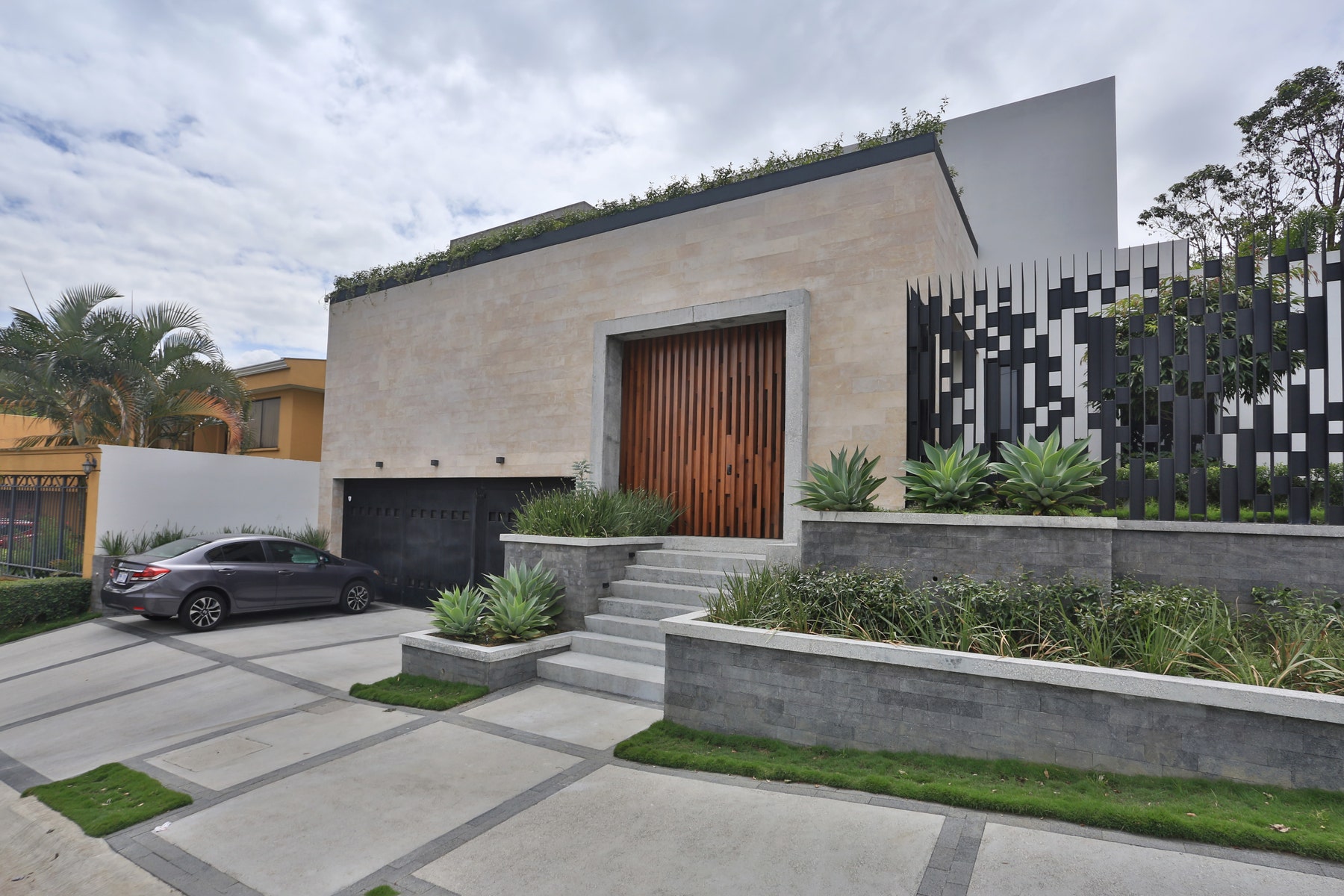 Casa Crema Laureles, Los Laureles, Escazu, Escazu, San Jose, Costa Rica 10201
