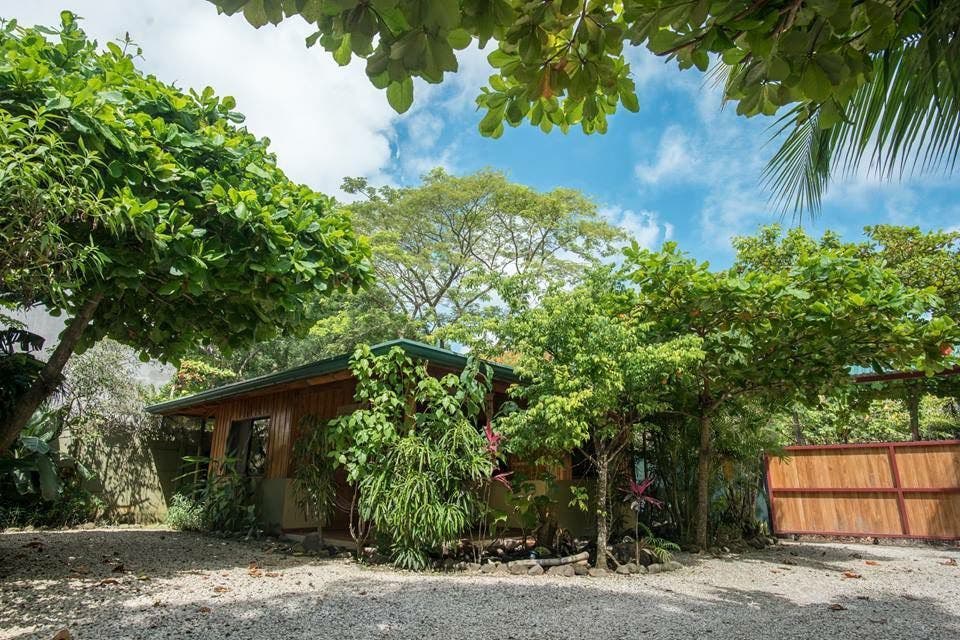 Four Turnkey Villas and Four Shops in the centerof Santa Teresa — photo 17 of 19