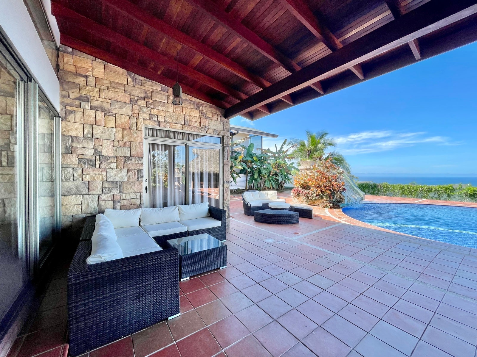 Four Bedroom Villa in the center of Santa Teresa — photo 2 of 19