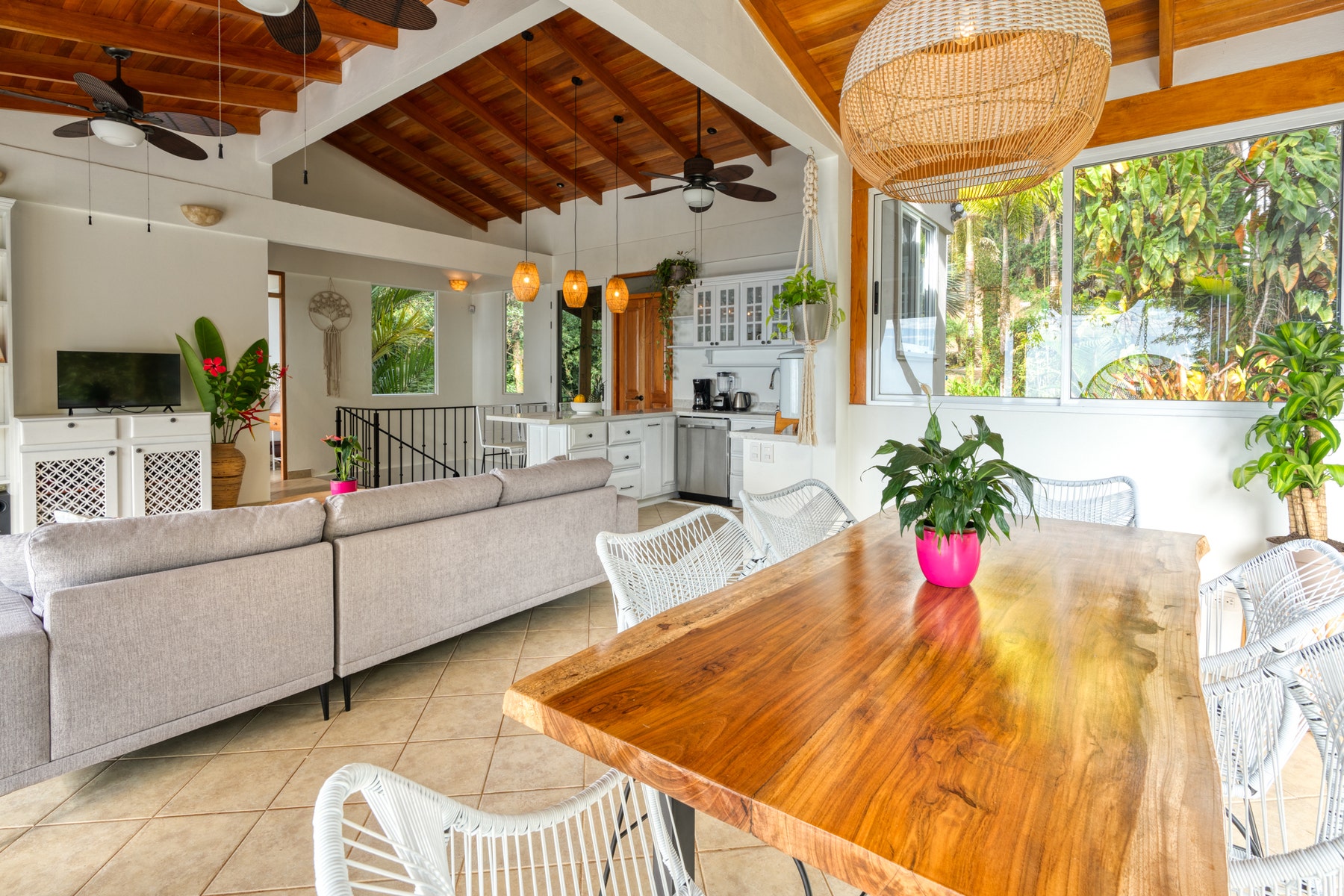 Prime Escaleras location Villa Elle — photo 4 of 19