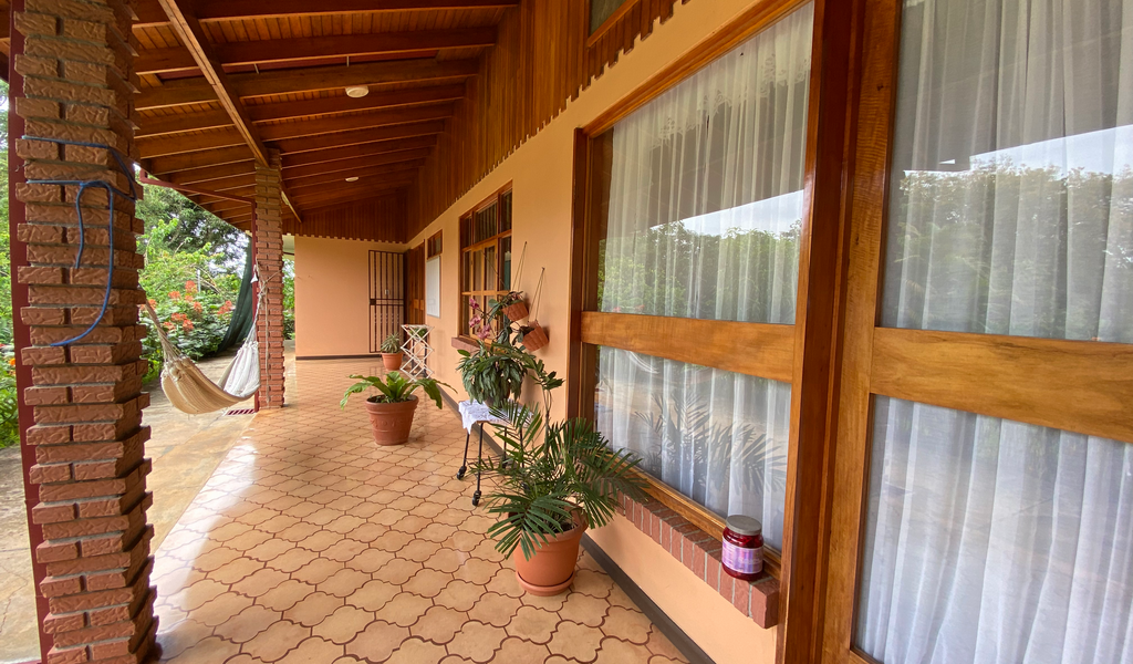 5BR Mountain View House, Minutes From Town — photo 17 of 19