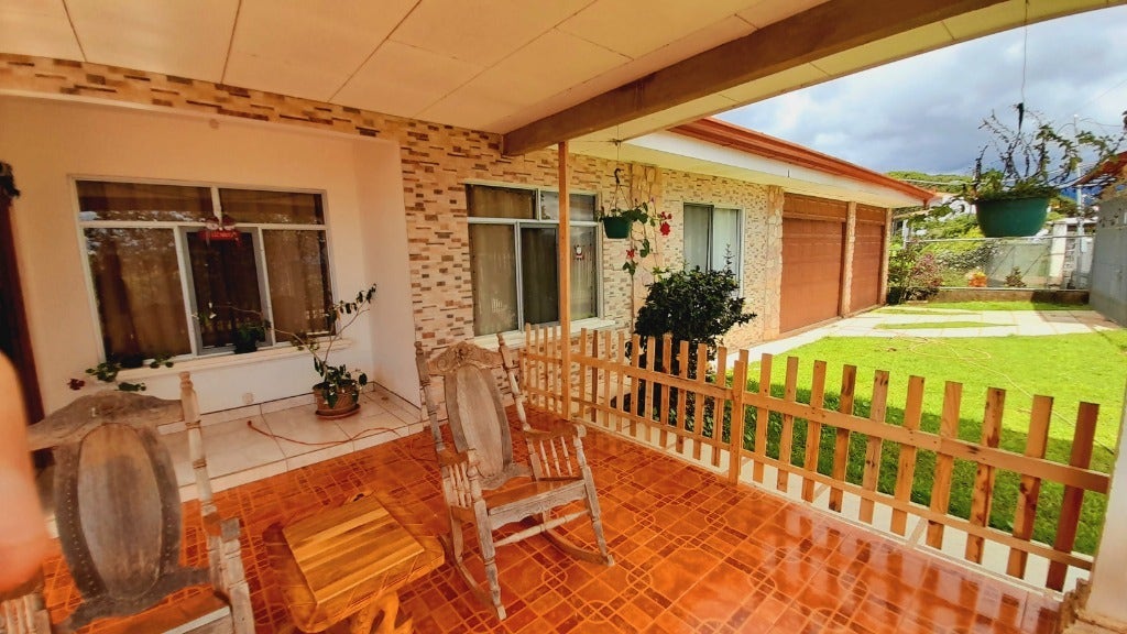 Spacious Mountain View House on 3.25 Acres, San Isidro del General, Perez Zeledon, San Isidro De El General, Perez Zeledon, San Jose, Costa Rica 11901 — photo 3 of 5