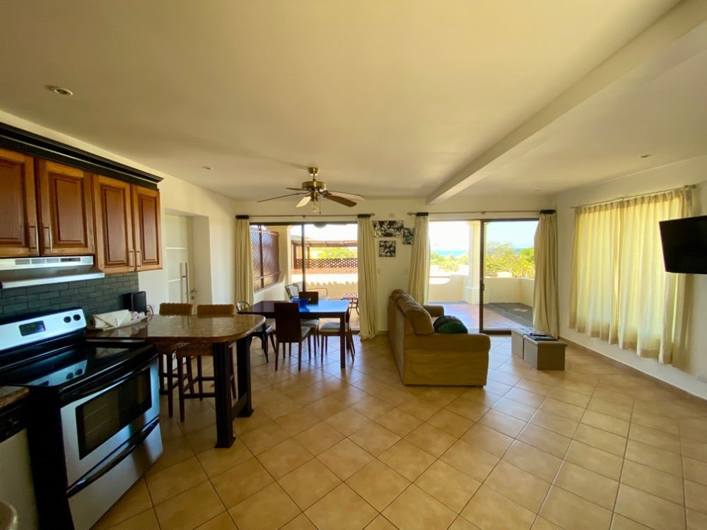 Coco Sunset Hill 2 Bedroom with Ocean View Rooftop, #57 — foto 6 de 15
