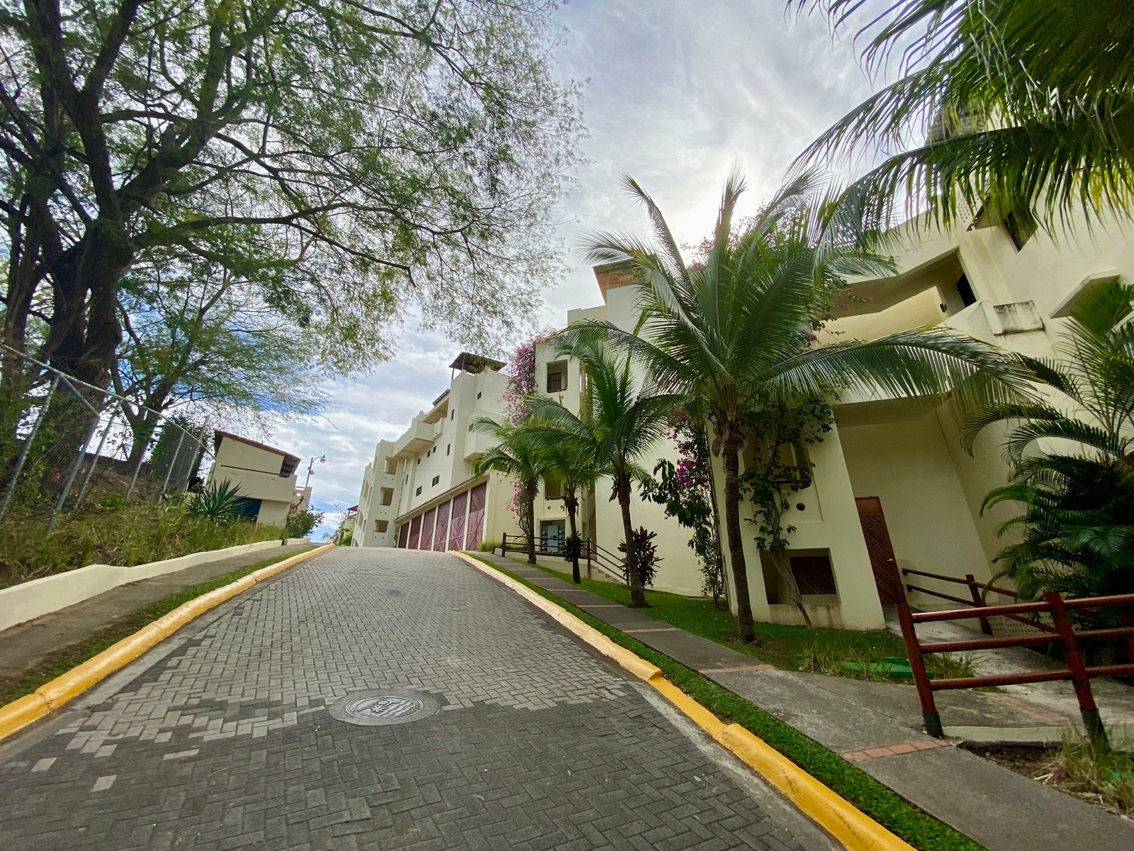 Coco Sunset Hill One Bedroom With Rooftop Deck, #09 — foto 10 de 11
