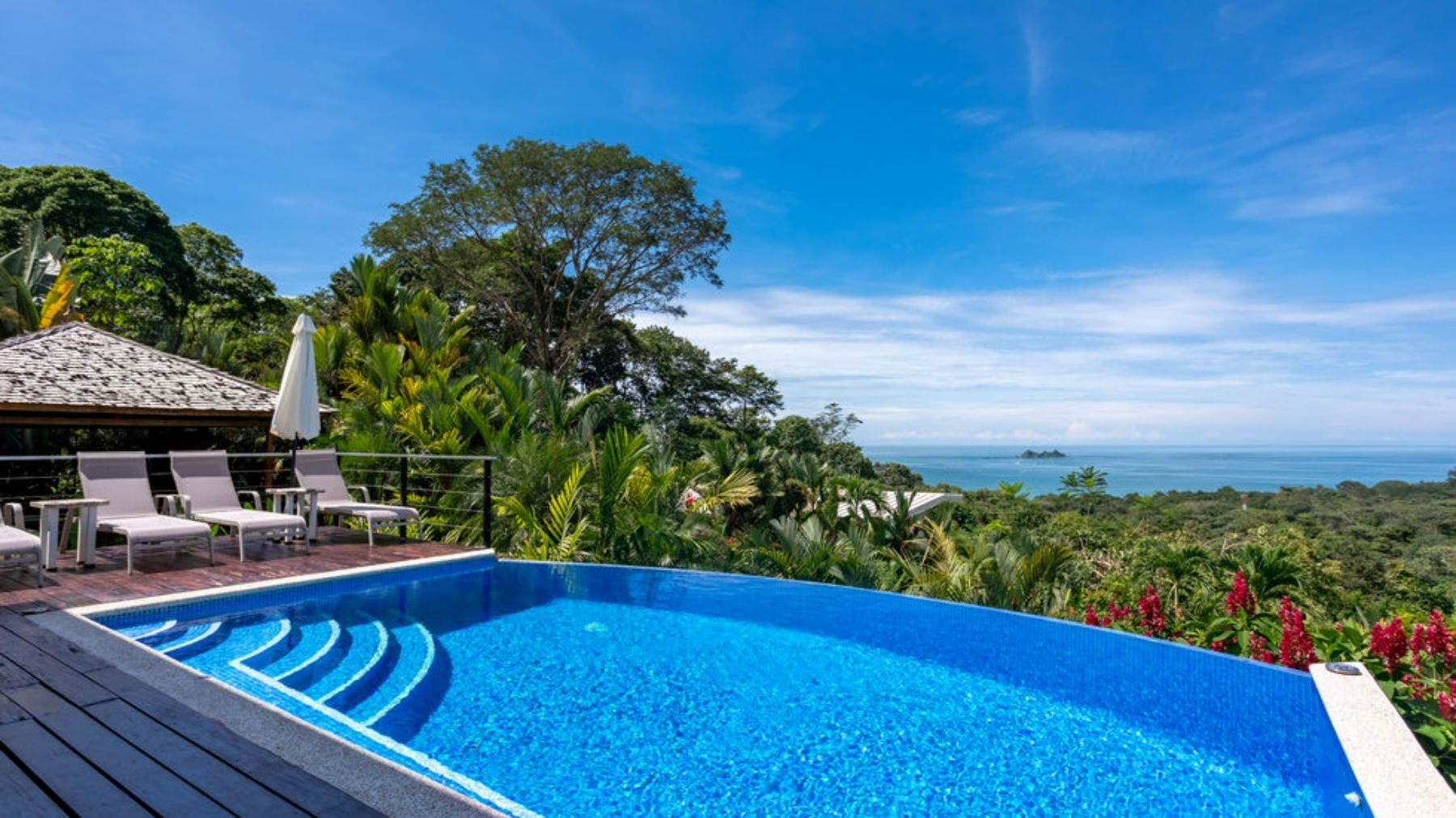 Luxury Four Bedroom Villa with Guest House — photo 6 of 19