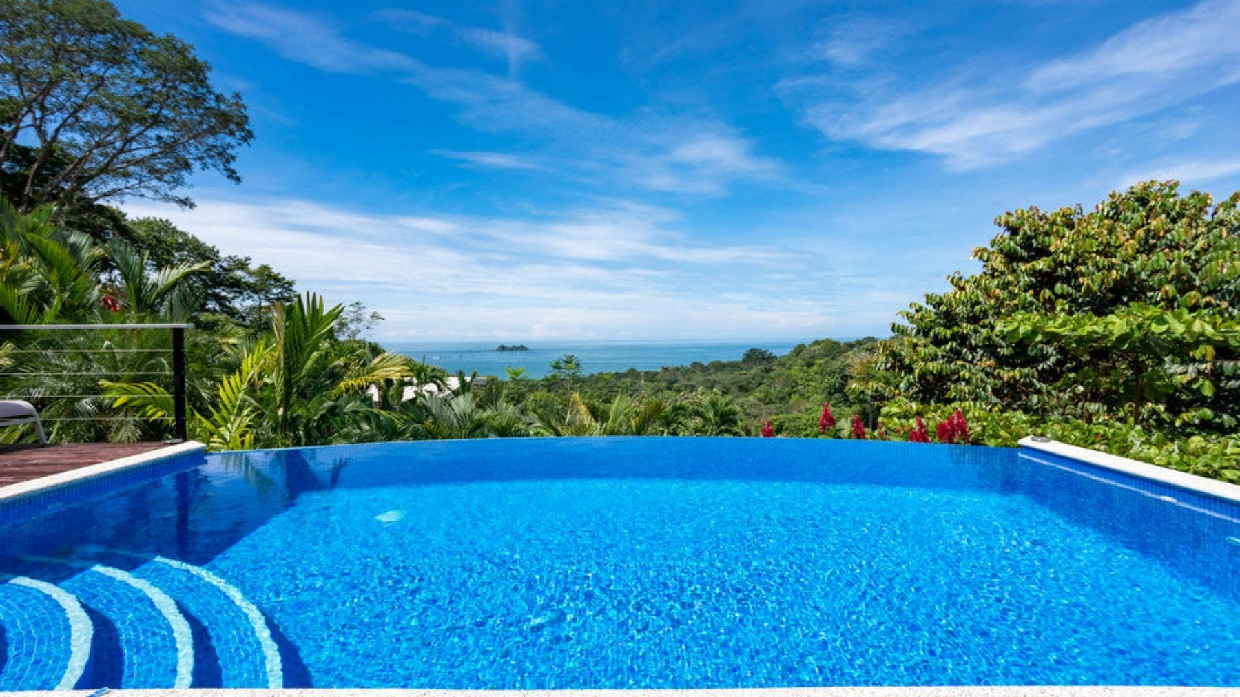 Luxury Four Bedroom Villa with Guest House — photo 8 of 19